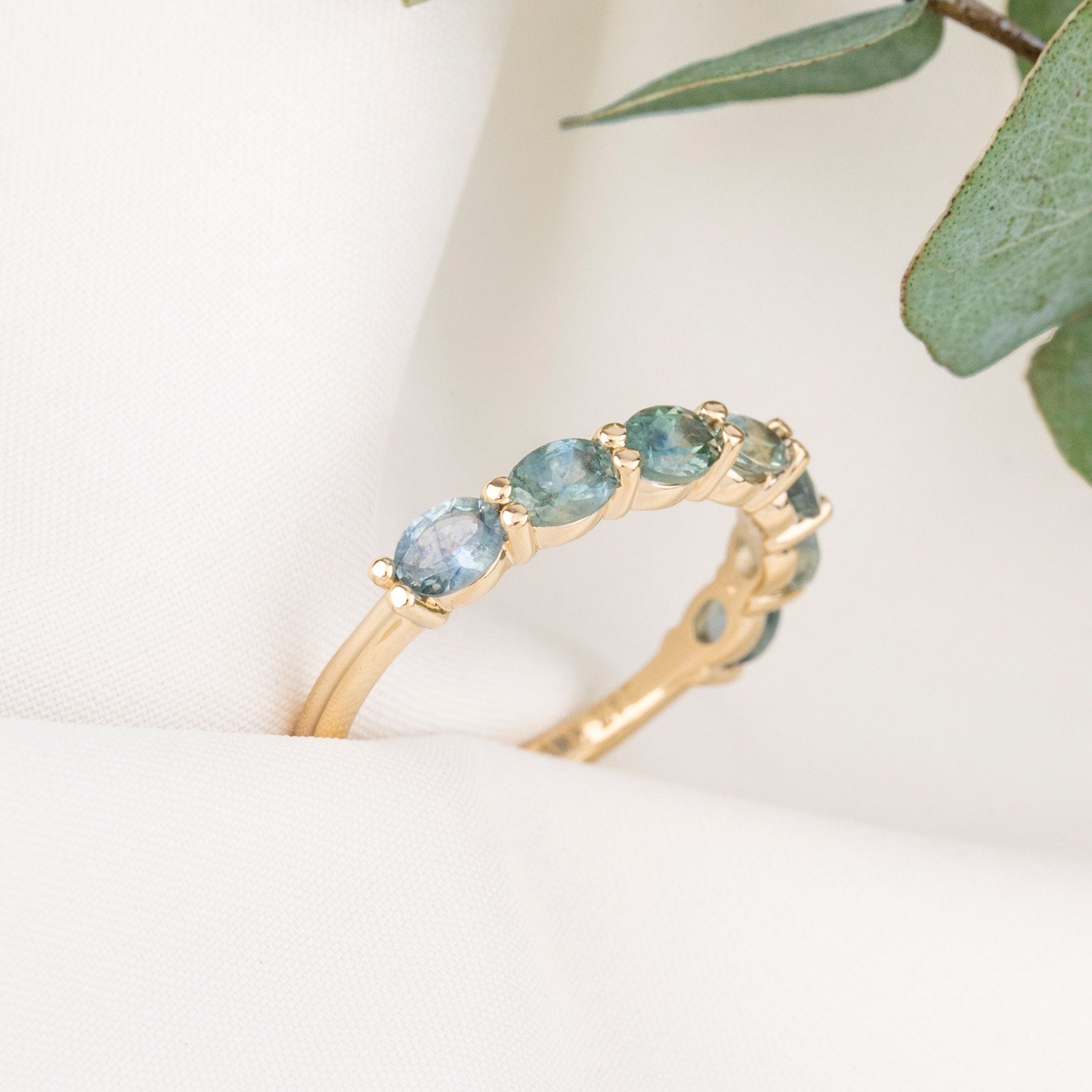 Lydia Montana Sapphire Band Oval 4mm