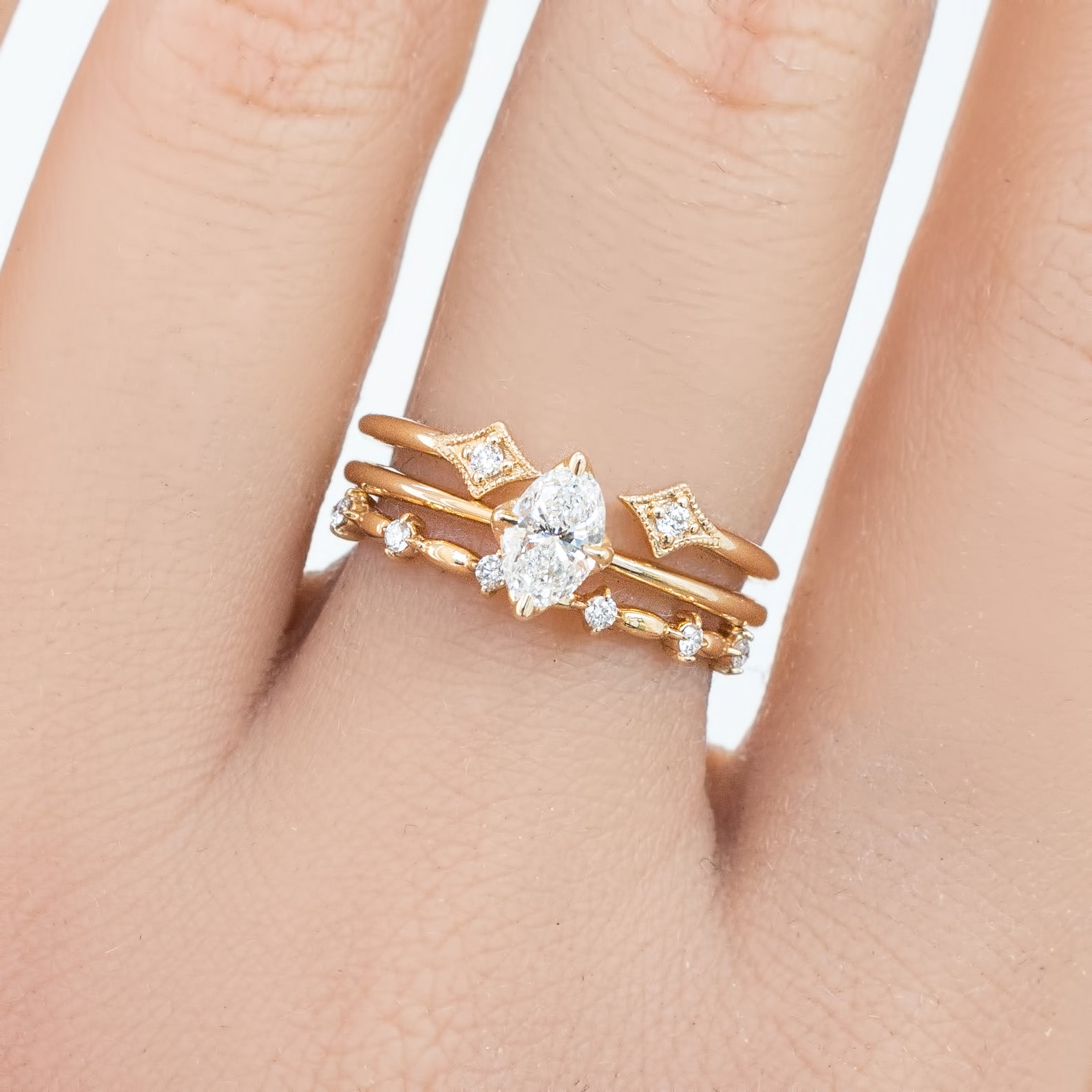 Alice Ring, 0.40ct Oval Diamond
