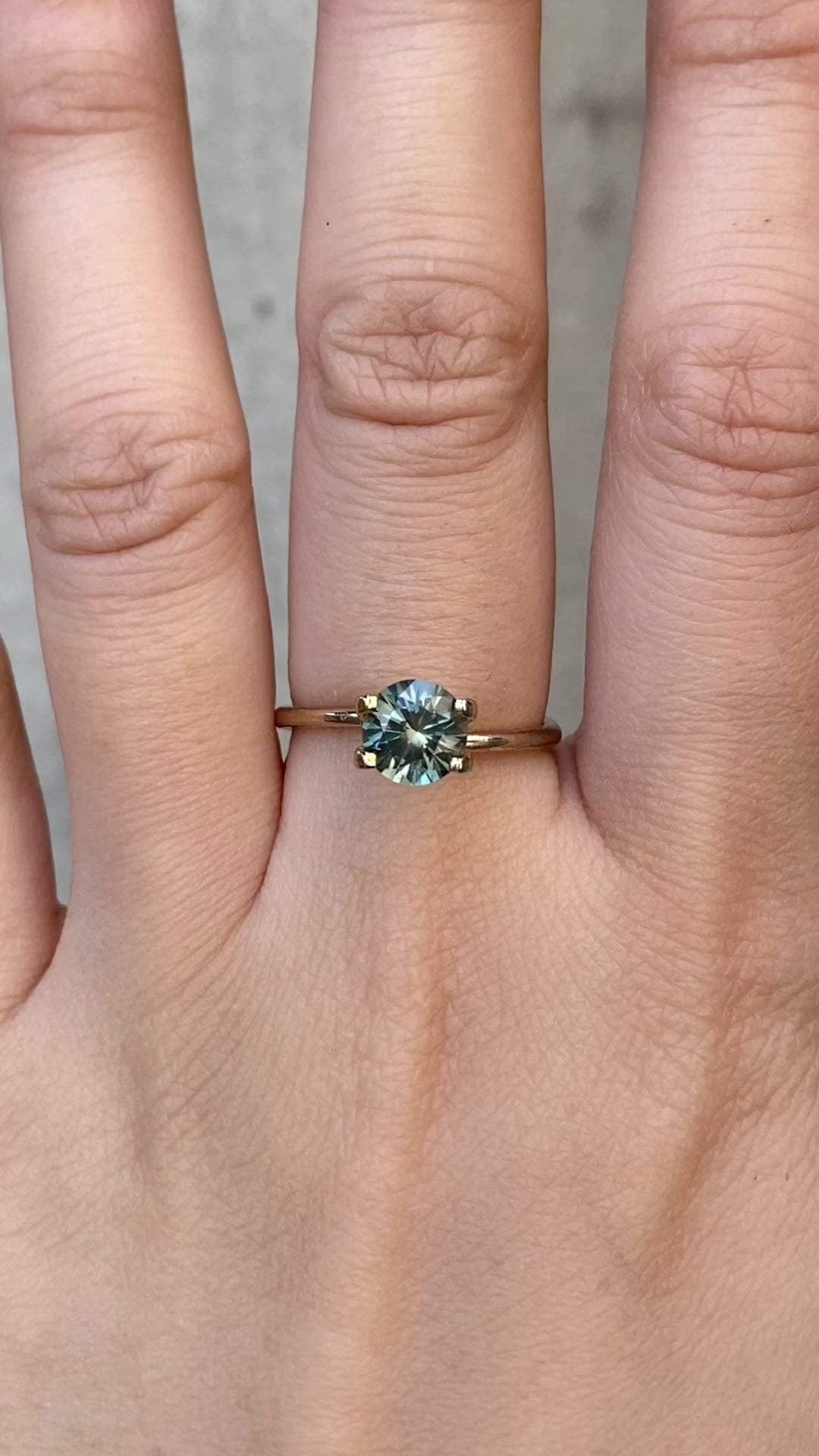 1.36ct Round Cut Blue Green Montana Sapphire SR170