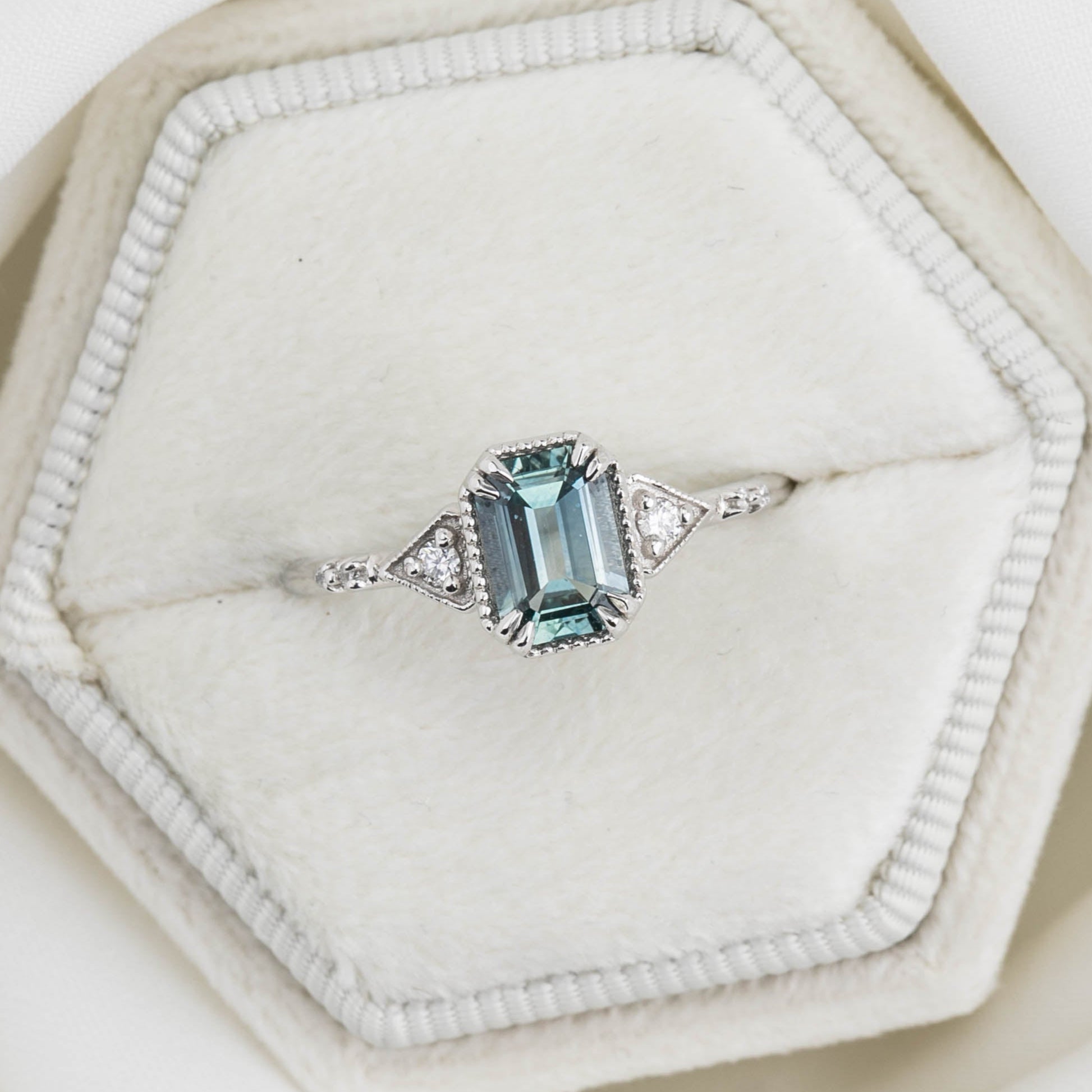 Agatha Ring, Blue Sapphire