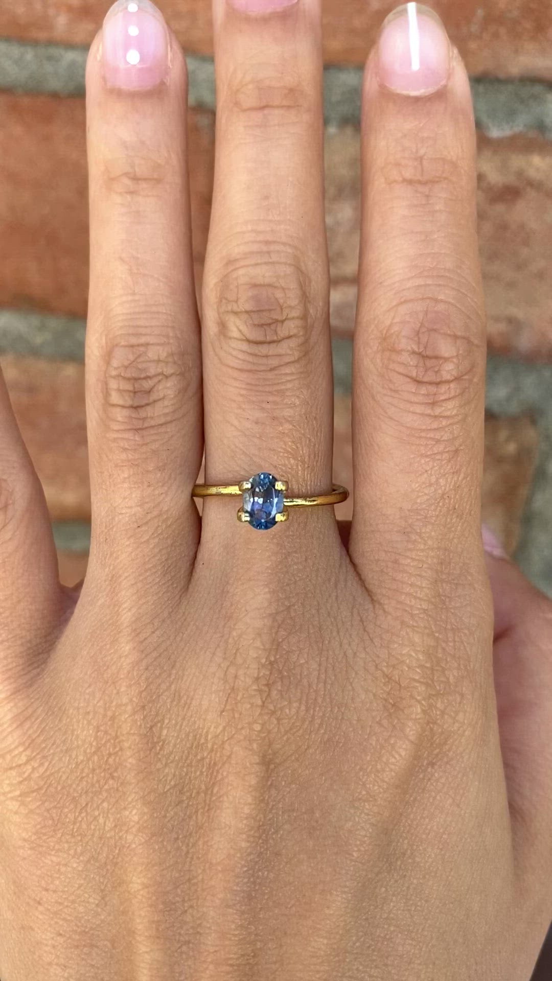 0.84ct オーバルカット ブルーサファイア モンタナ産 