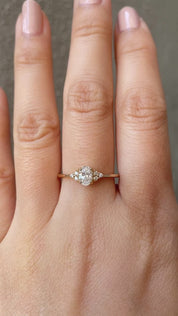Teresa ring 0.4ct oval natural diamond (6mm)