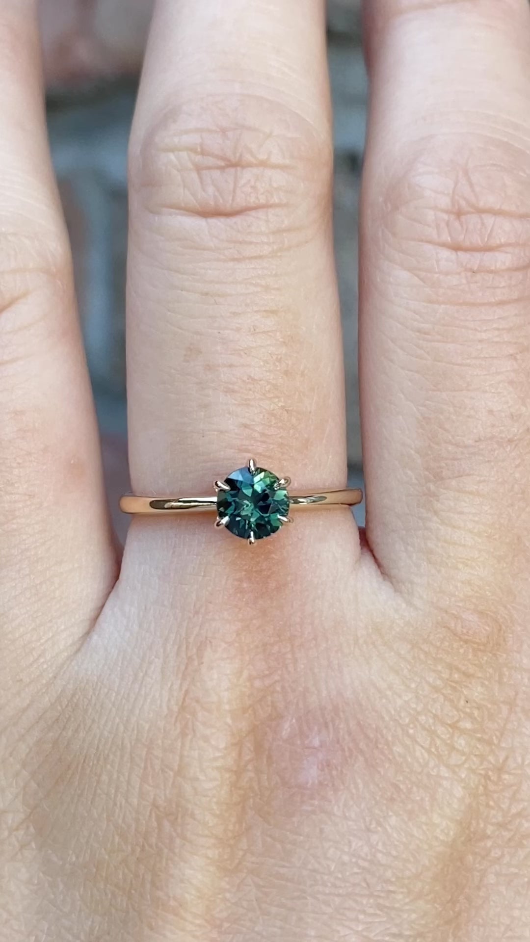 【即日配送】フローリンリング ・0.76ct・加熱クイーンズランド産グリーンサファイア・K14YG