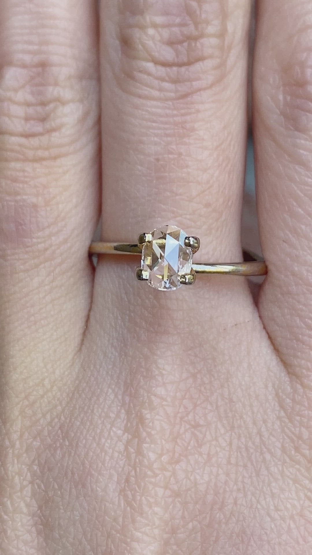 0.38ct オーバルホワイトローズカット ダイヤモンド D099