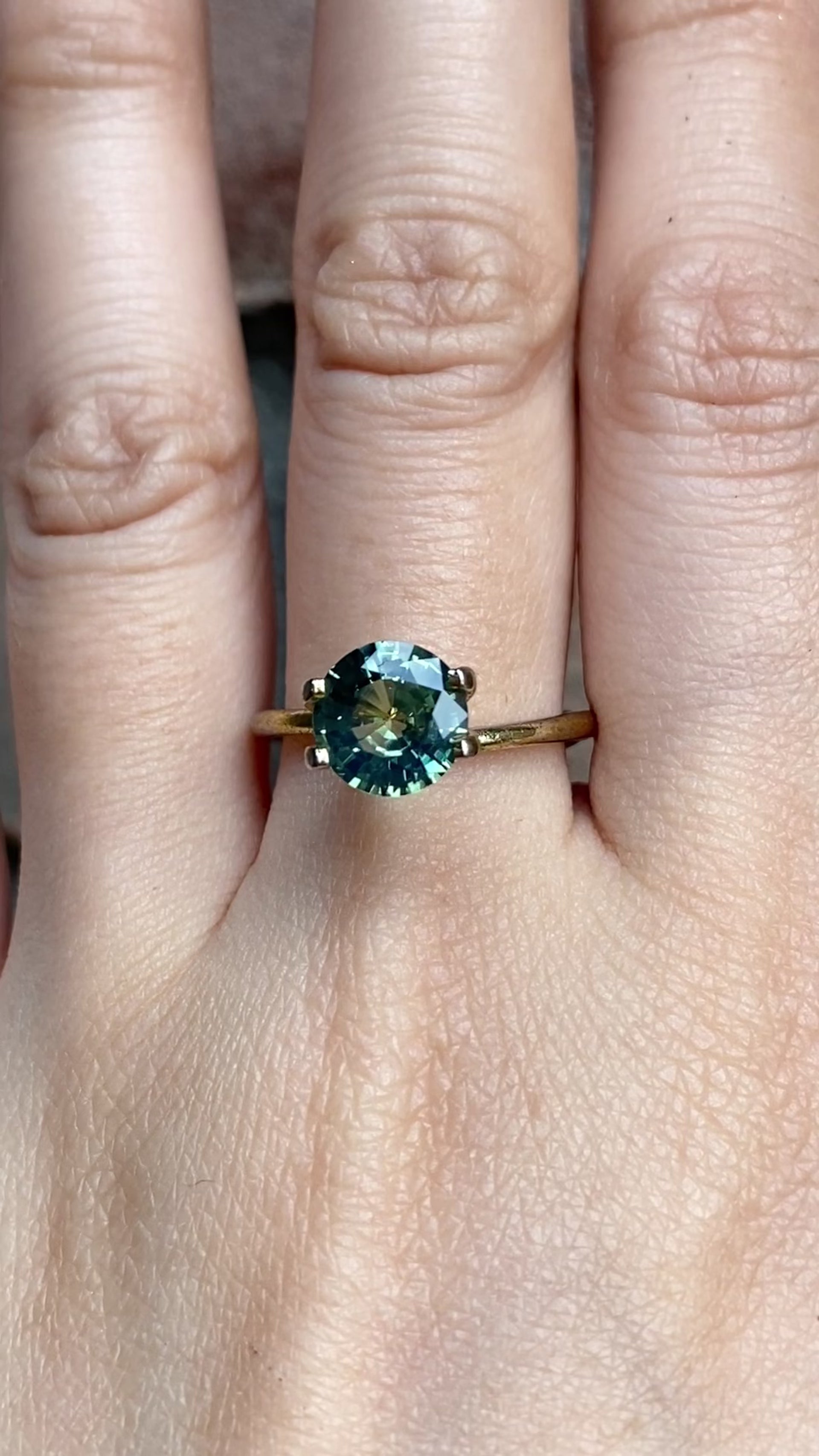 2.03ct パーティ ブルー グリーン サファイア マダガスカル産 SR220