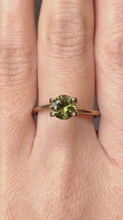 1.11ct Round Cut Green Yellow Queensland Sapphire SR235
