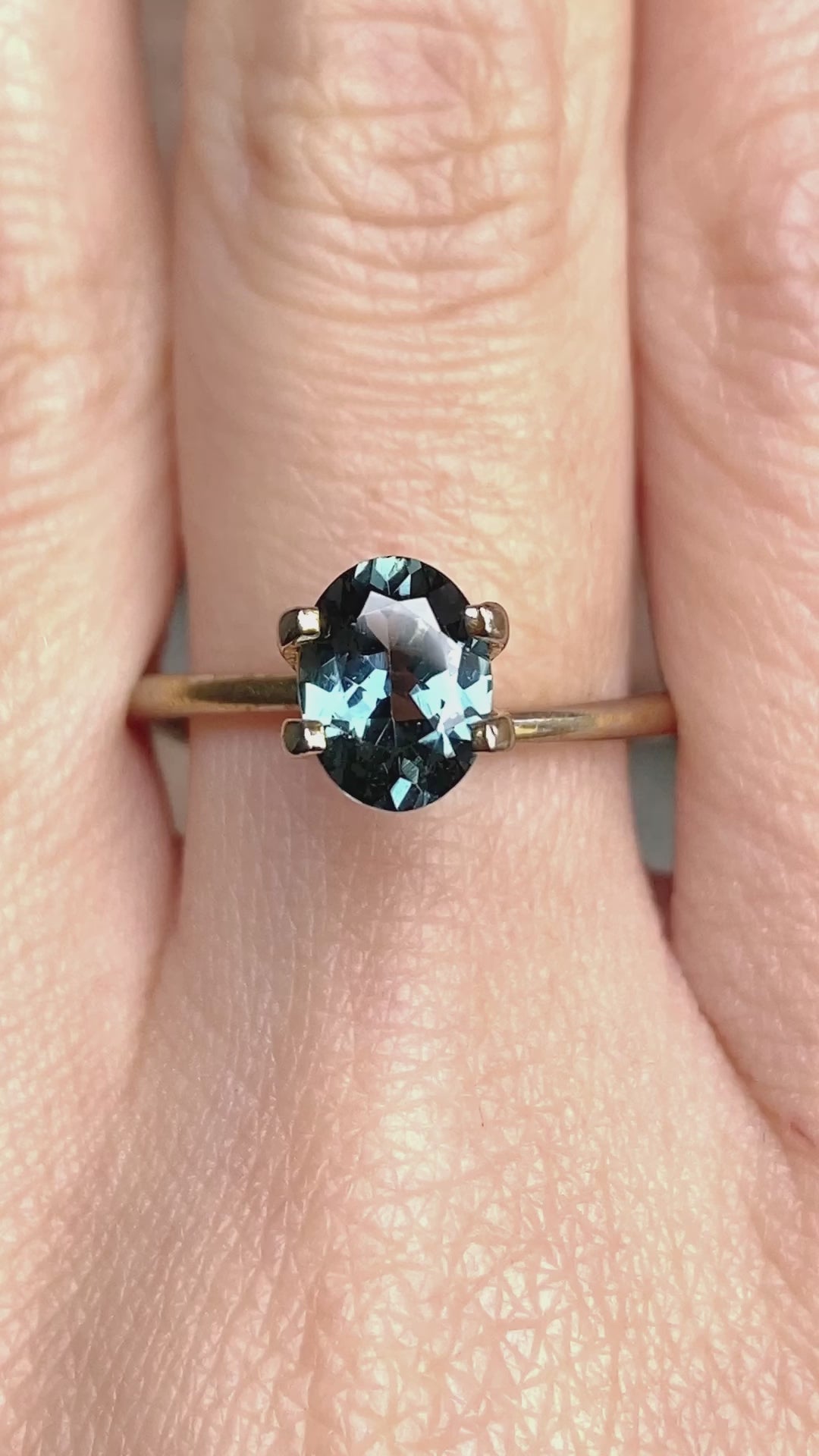 1.48ct Oval Cut Teal Umba Sapphire SO359