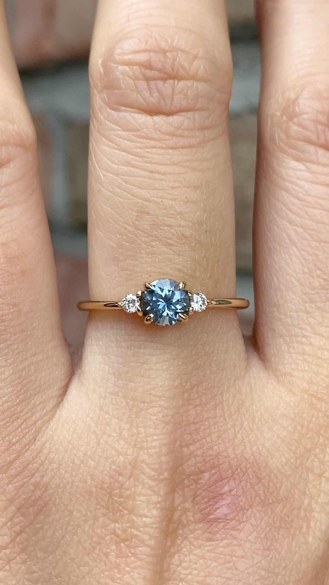 エミリリング　0.60ct Blue Montana Sapphire 14K Rose Gold