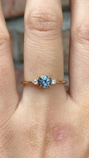 エミリリング　0.60ct Blue Montana Sapphire 14K Rose Gold