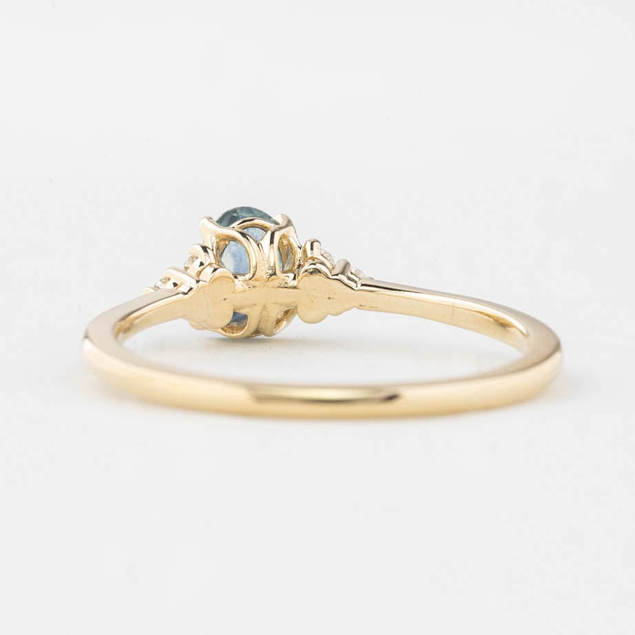 Teresa Ring, 0.60ct Montana Sapphire, oval shape gemstone