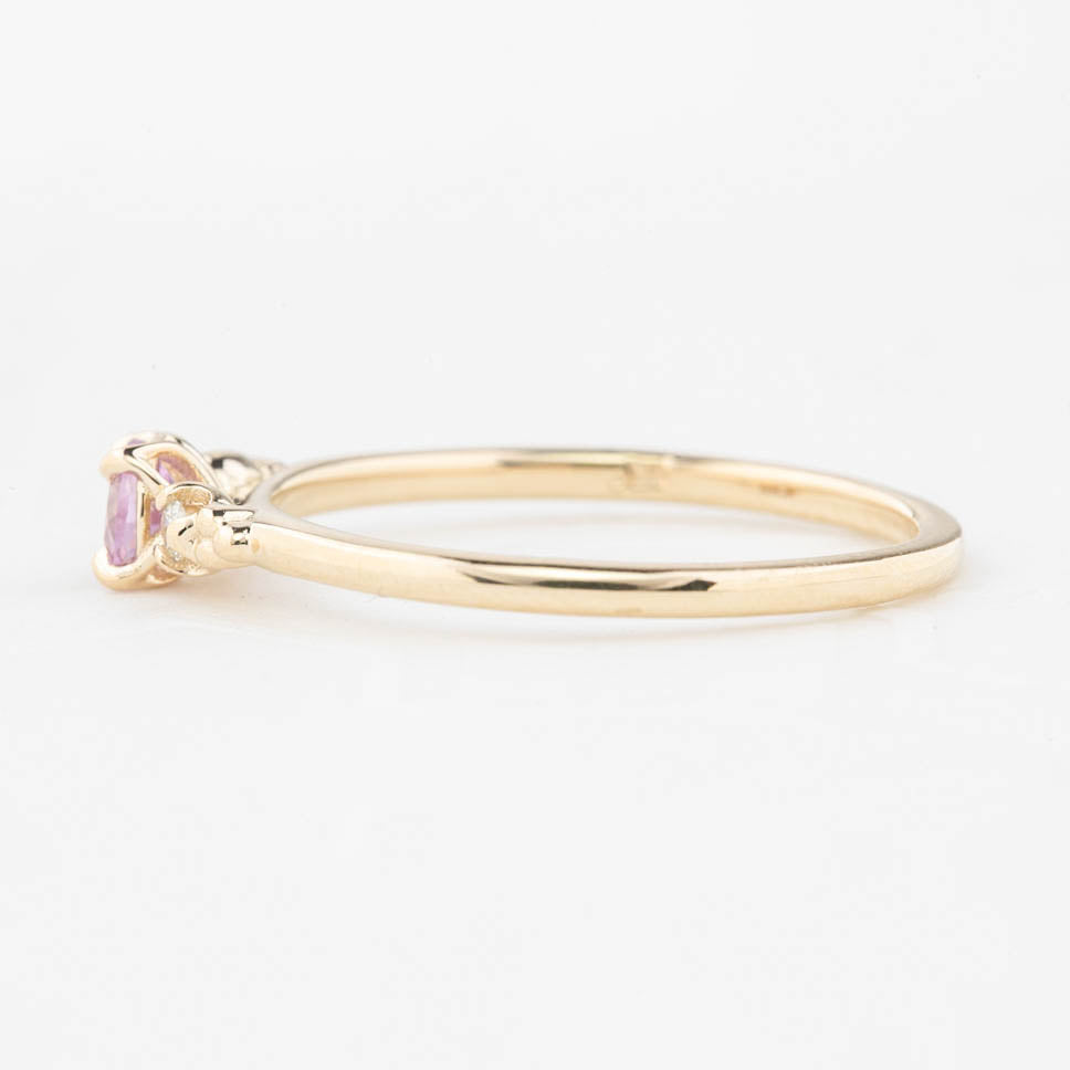 Estel Ring, 0.30ct Unheated Madagascar Sapphire of your choice