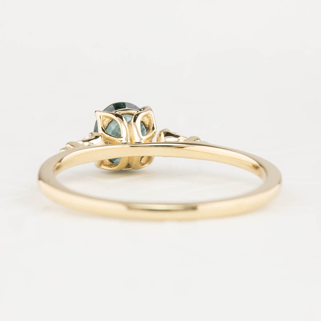 Estel Ring, 0.95ct Montana Sapphire, oval shape gemstone