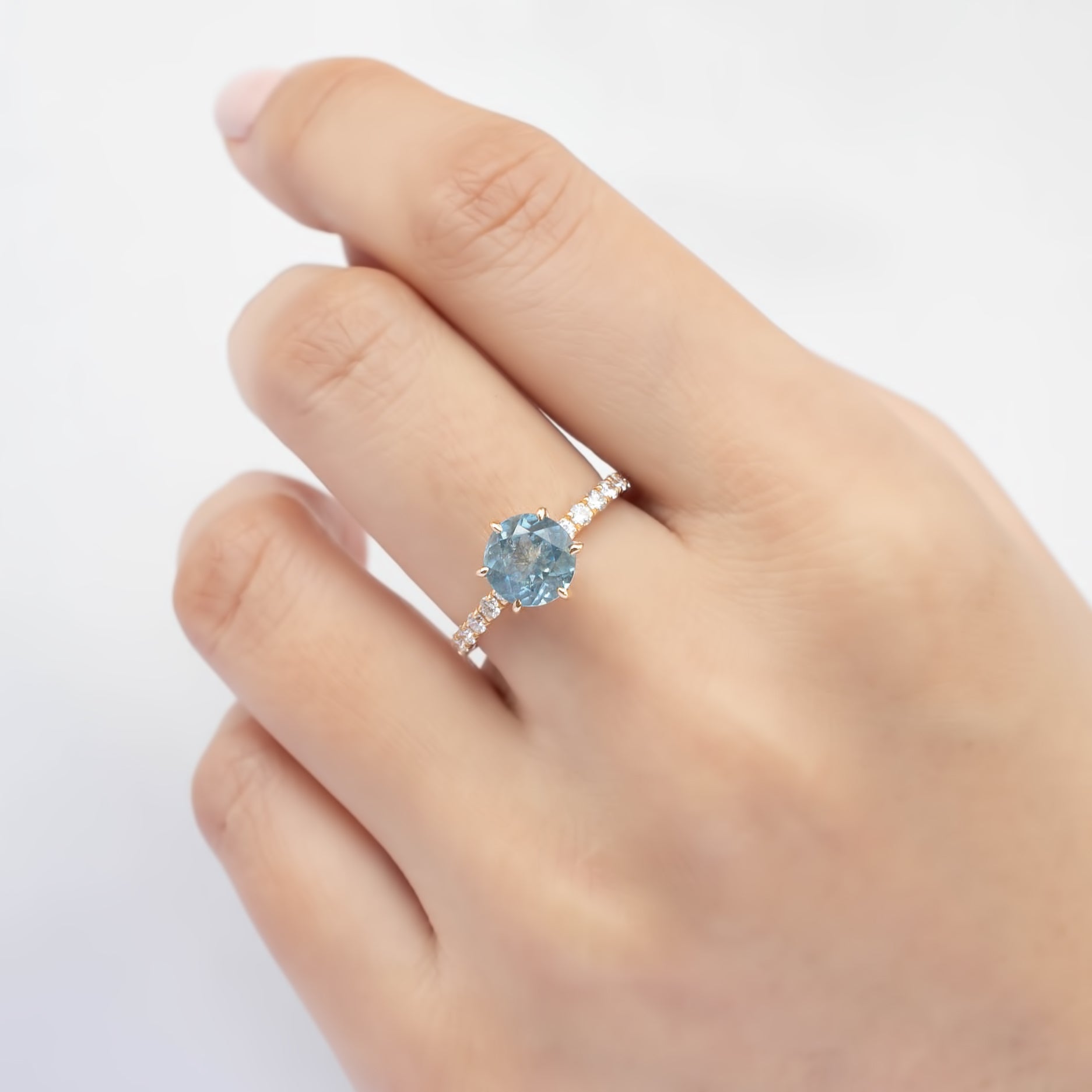 Maria Luxe Grand Ring, 2.06ct Montana Sapphire