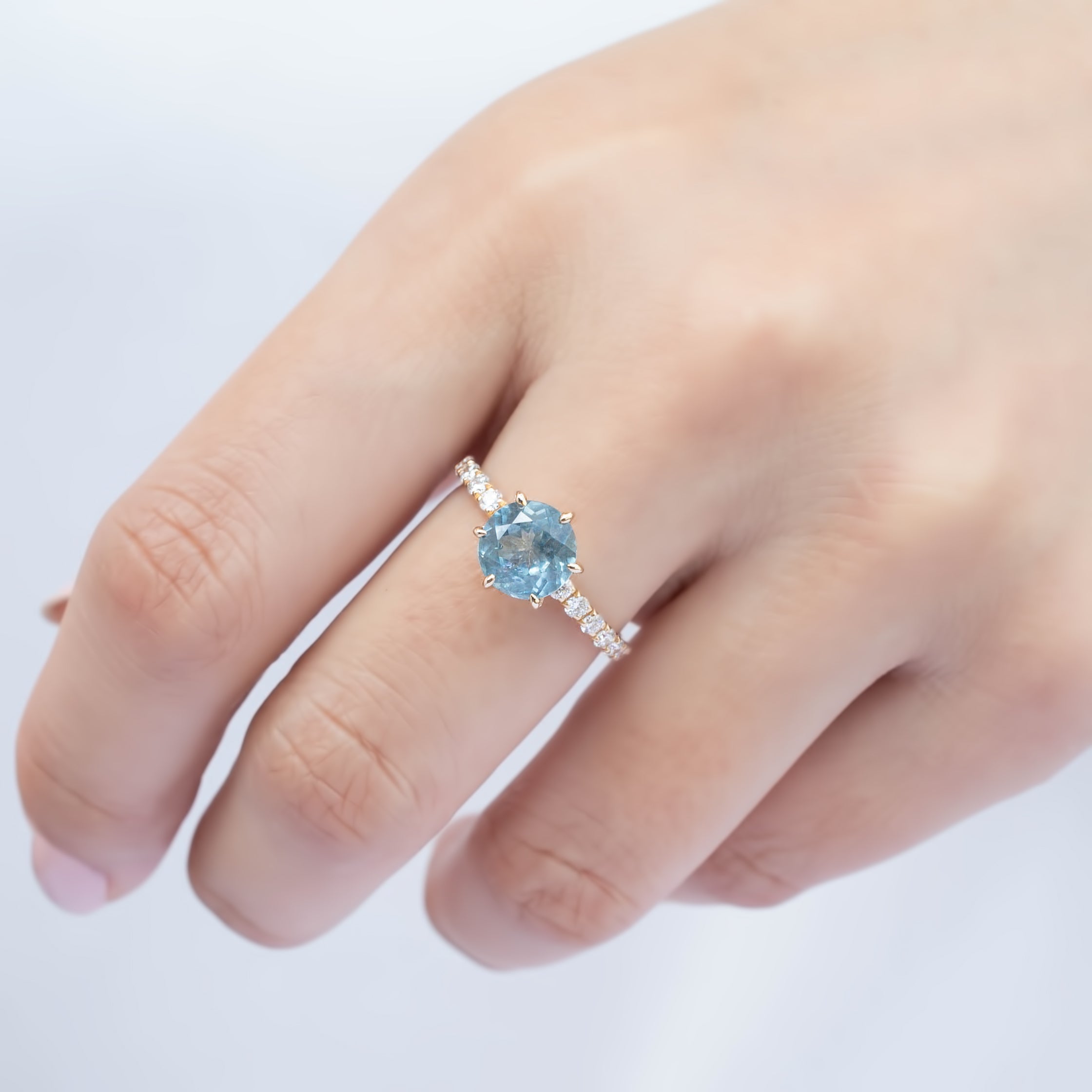 Maria Luxe Grand Ring, 2.06ct Montana Sapphire