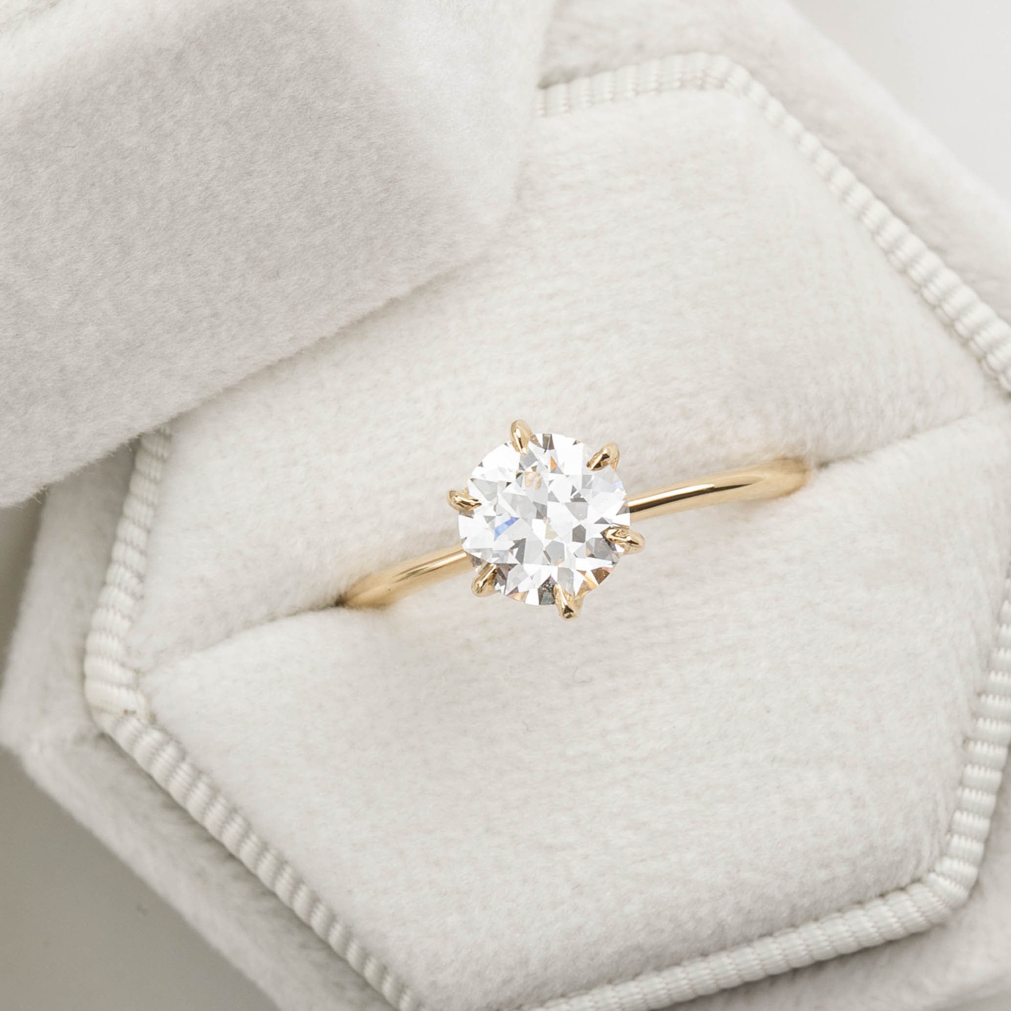 Floryn Ring, 1.15ct Round Diamond | GIA Certified