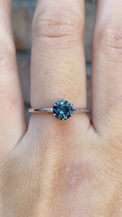 【一点物】フローリンリング ・0.89ct・加熱クイーンズランド産ブルーグリーンサファイア・K14WG