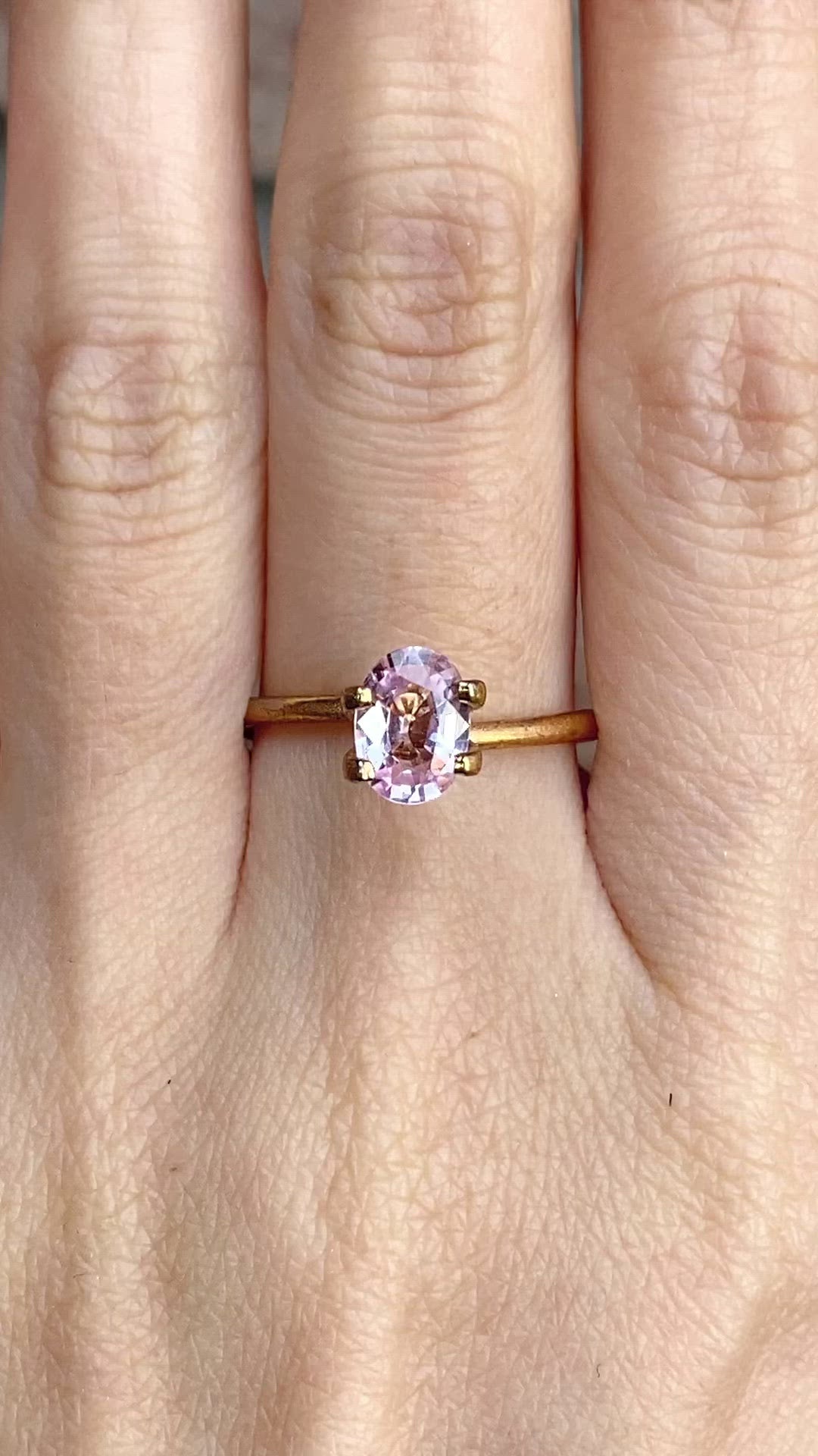 1.22ct Oval Cut Light Pink Madagascar Sapphire SO272