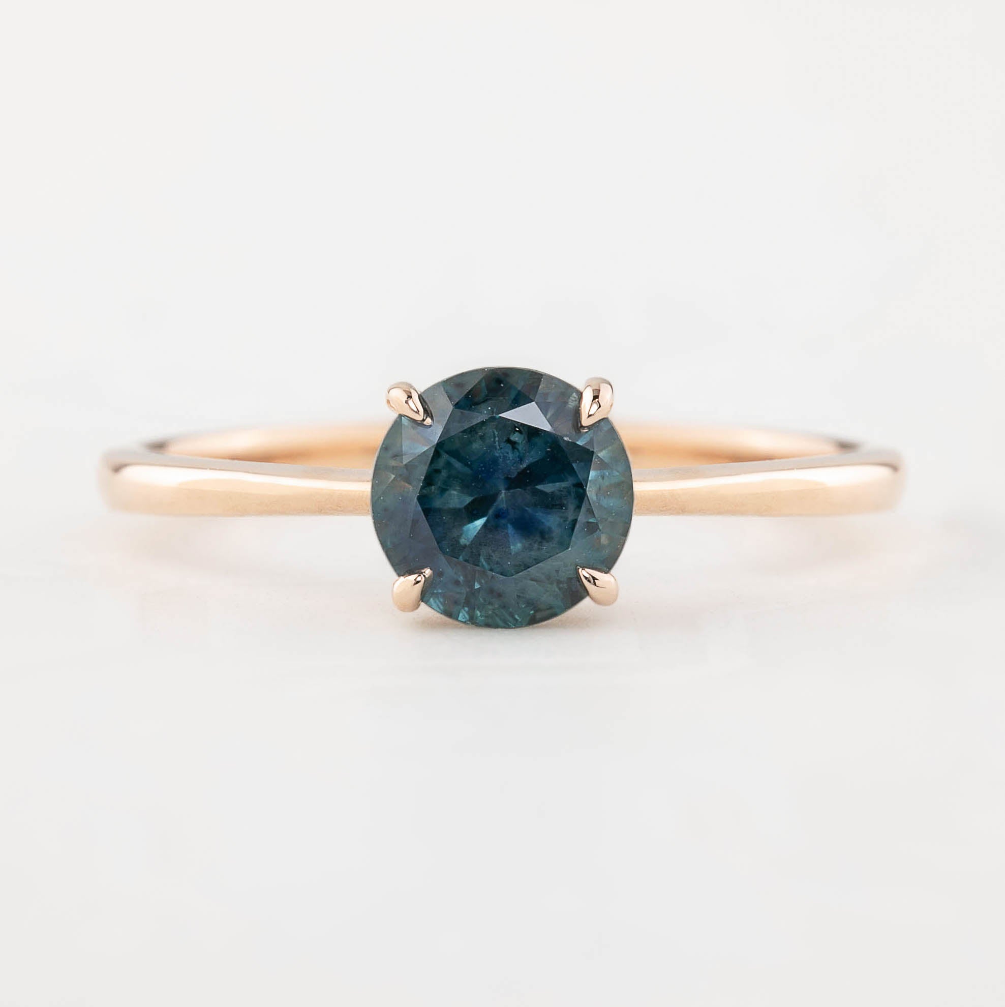 ニーナリング - 0.98ctライトグリーンモンタナサファイア、14kローズゴールド(種類の一つ)