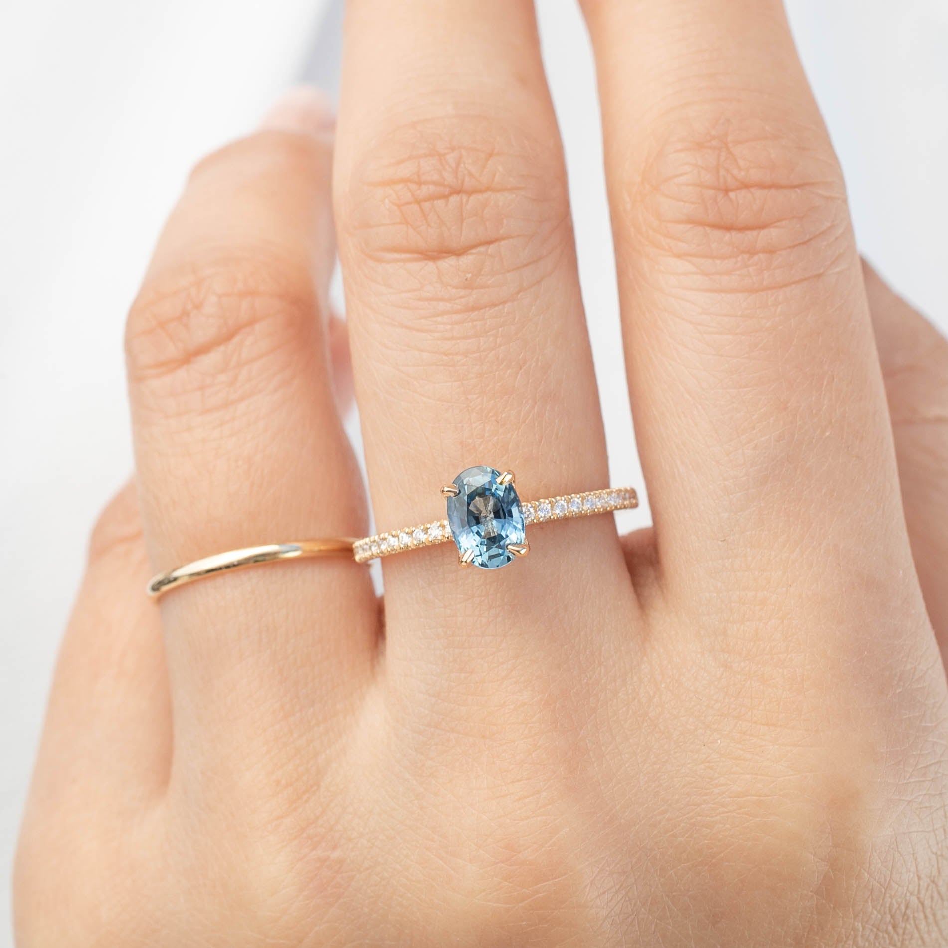 Maria Ring, 1.17ct Montana Sapphire, oval shape gemstone