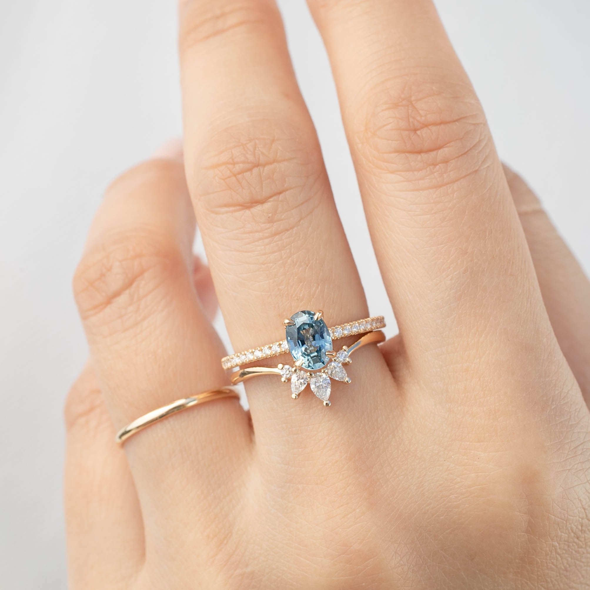 Maria Ring, 1.17ct Montana Sapphire, oval shape gemstone