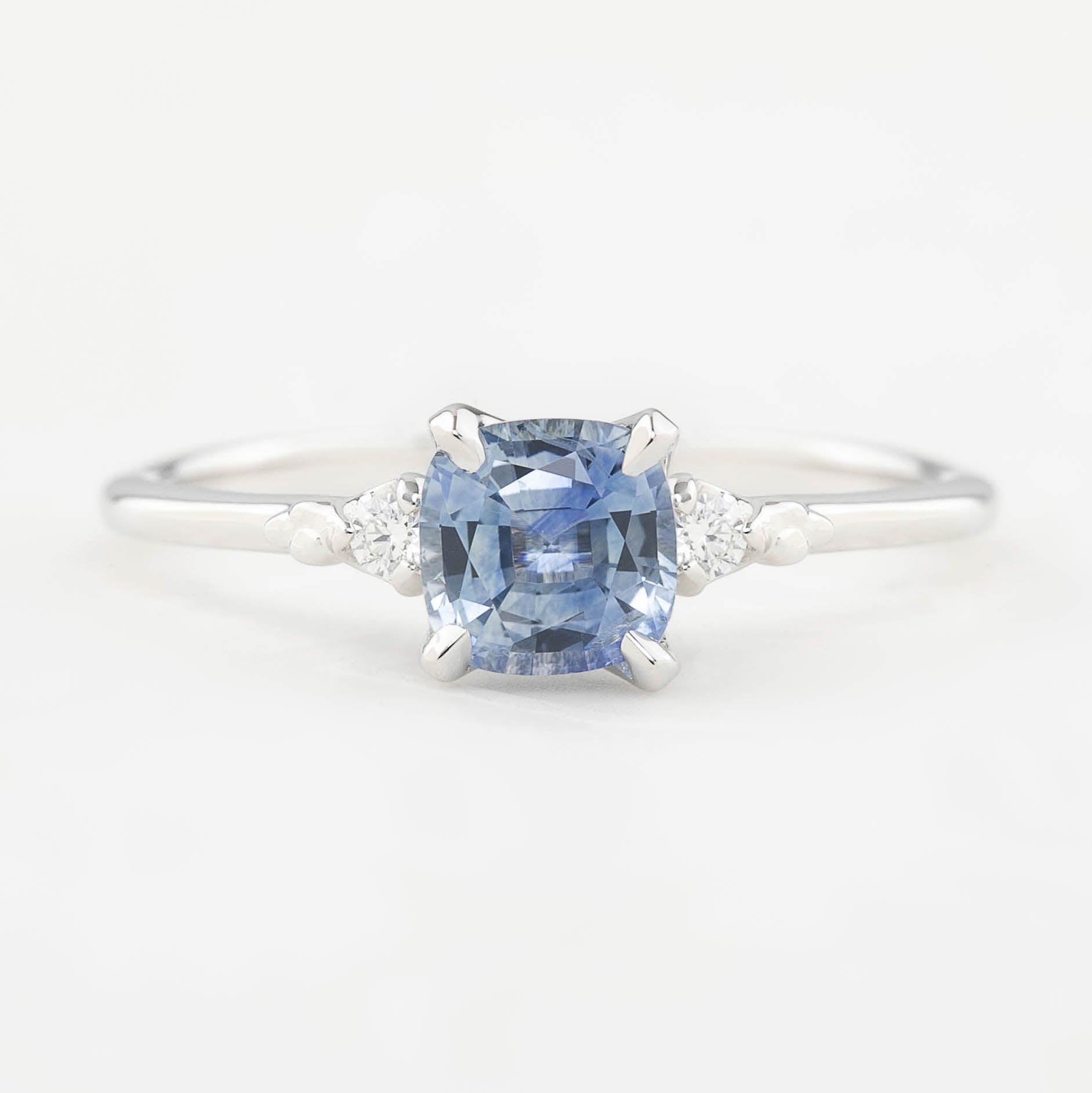 【一点物】エステルリング ・0.91ct・加熱モンタナ産ブルーサファイア・K14WG