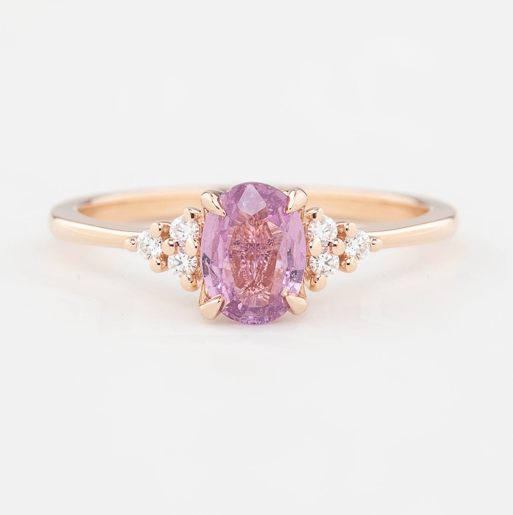 Teresa Ring, 0.84ct Ceylon Sapphire, oval shape gemstone