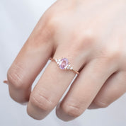 Teresa Ring, 0.84ct Ceylon Sapphire, oval shape gemstone