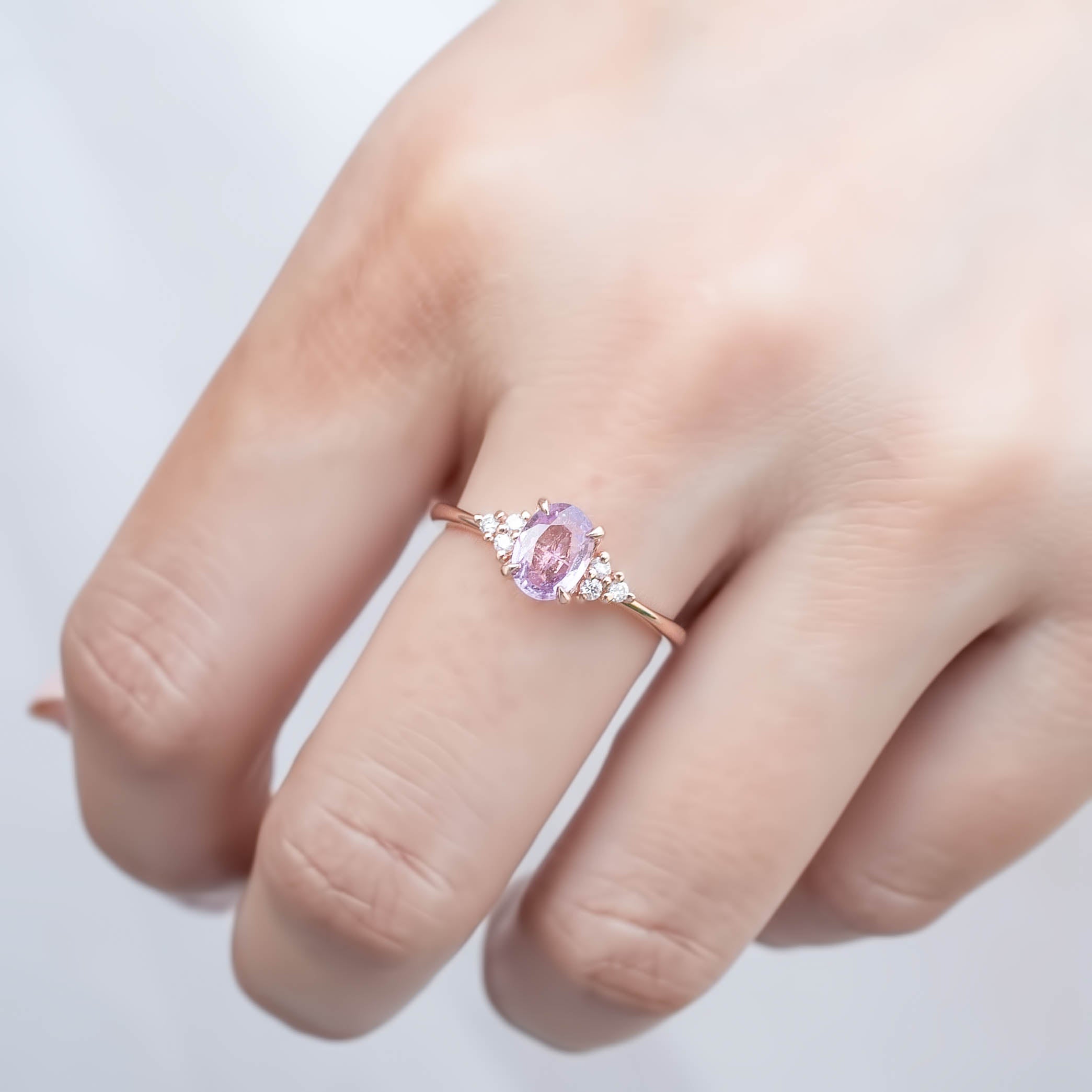 Teresa Ring, 0.84ct Ceylon Sapphire, oval shape gemstone