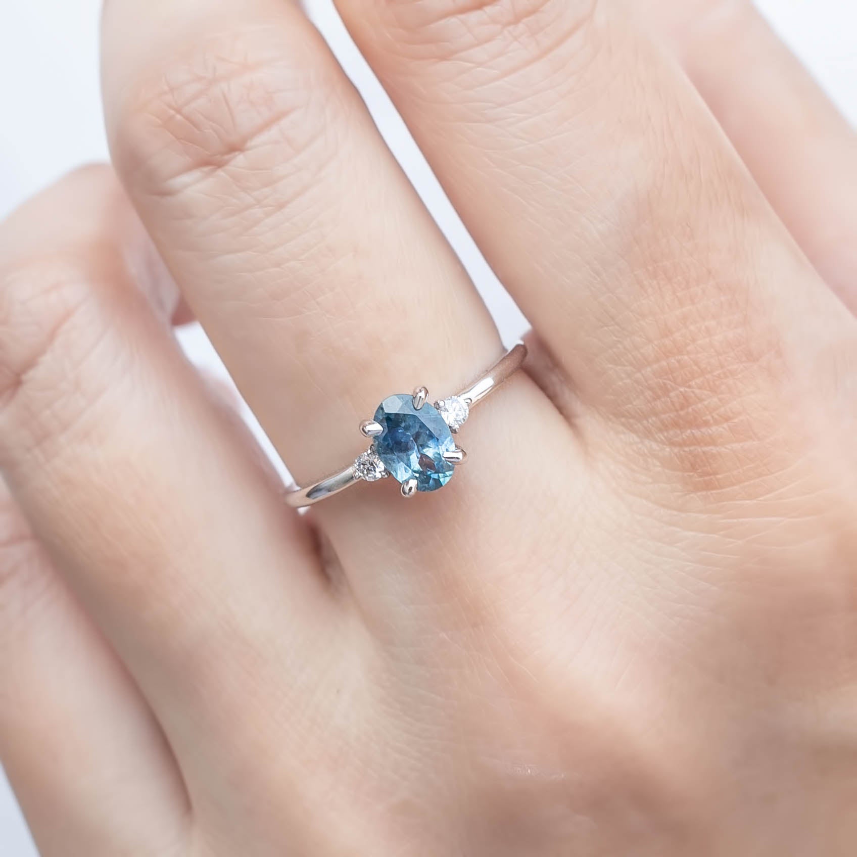 エミリーリング　ブルーモンタナサファイア　1ct　14Kホワイトゴールド