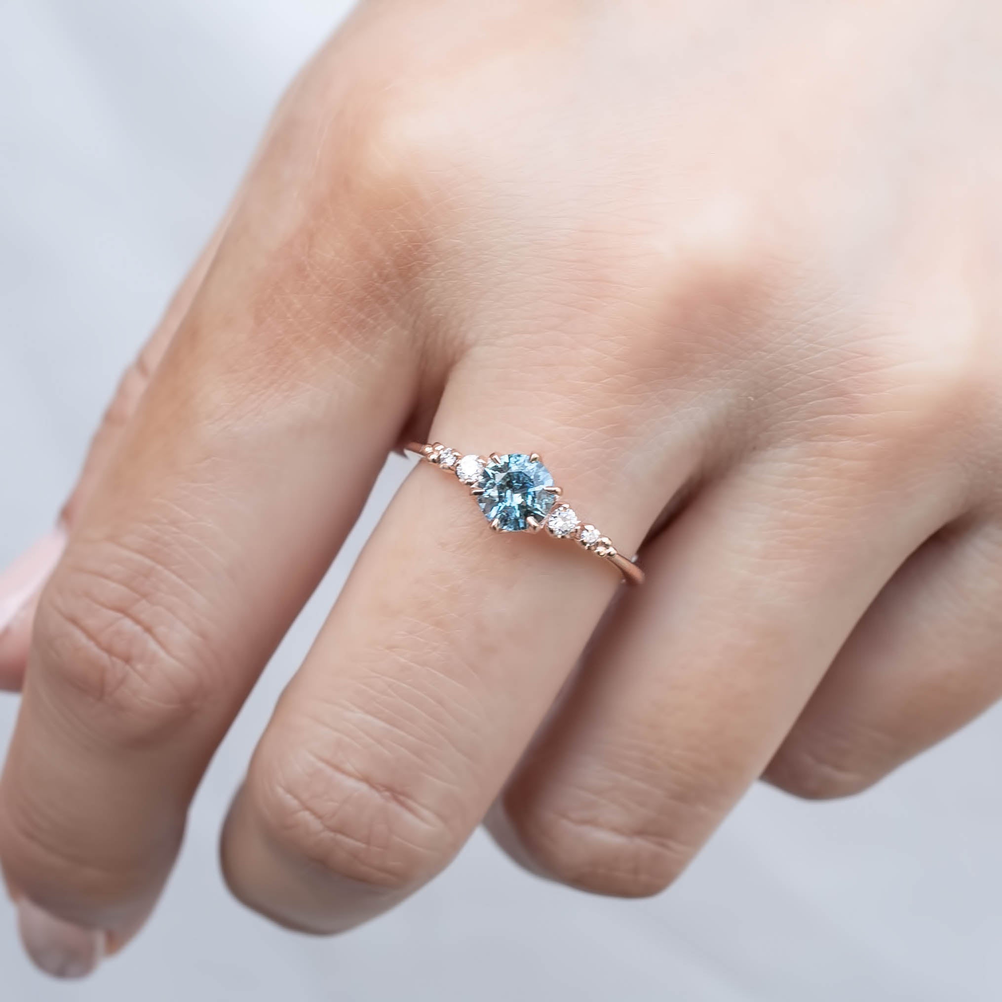 エステルフラーリング　ブルーモンタナサファイア　0.70ct　14Kローズゴールド