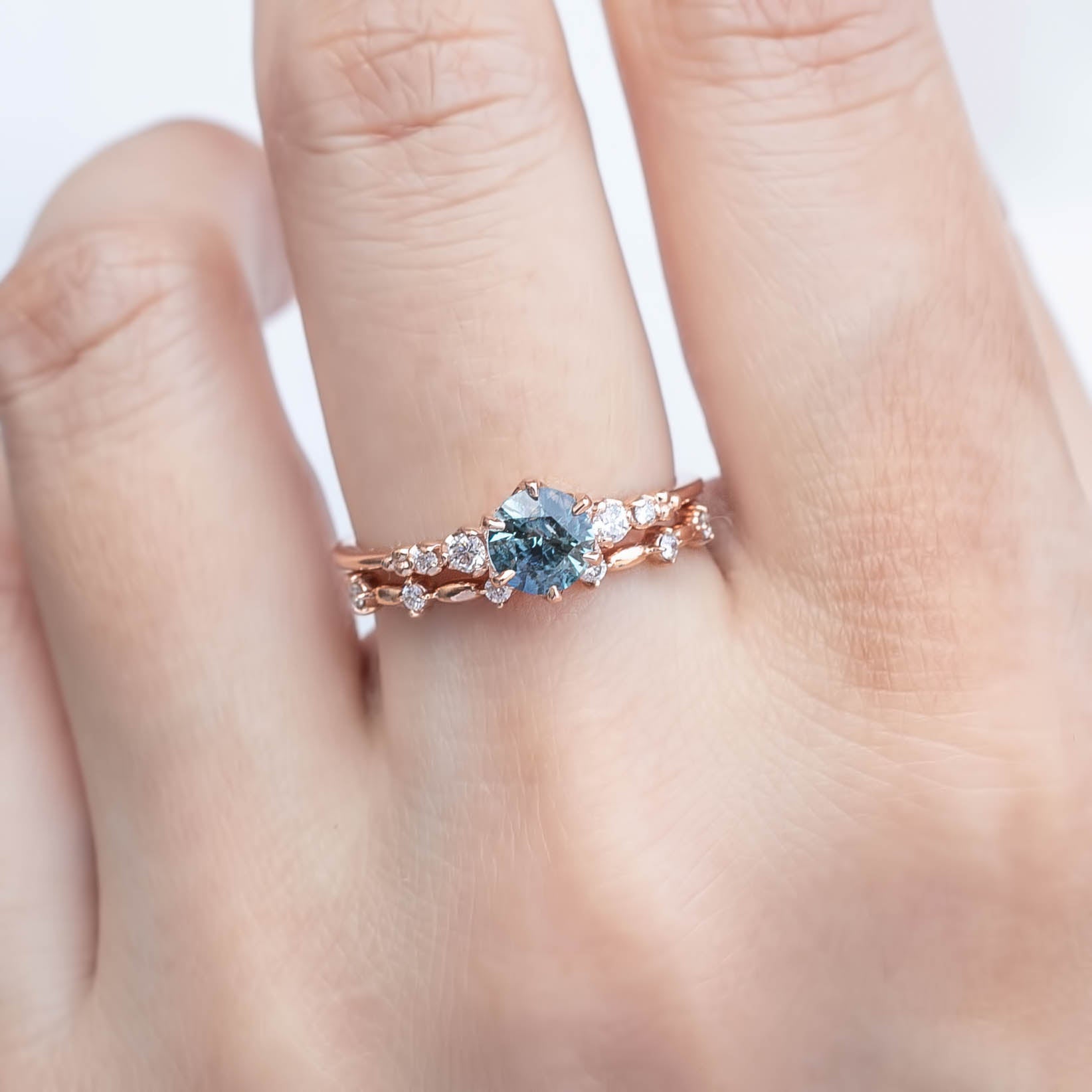 エステルフラーリング　ブルーモンタナサファイア　0.70ct　14Kローズゴールド