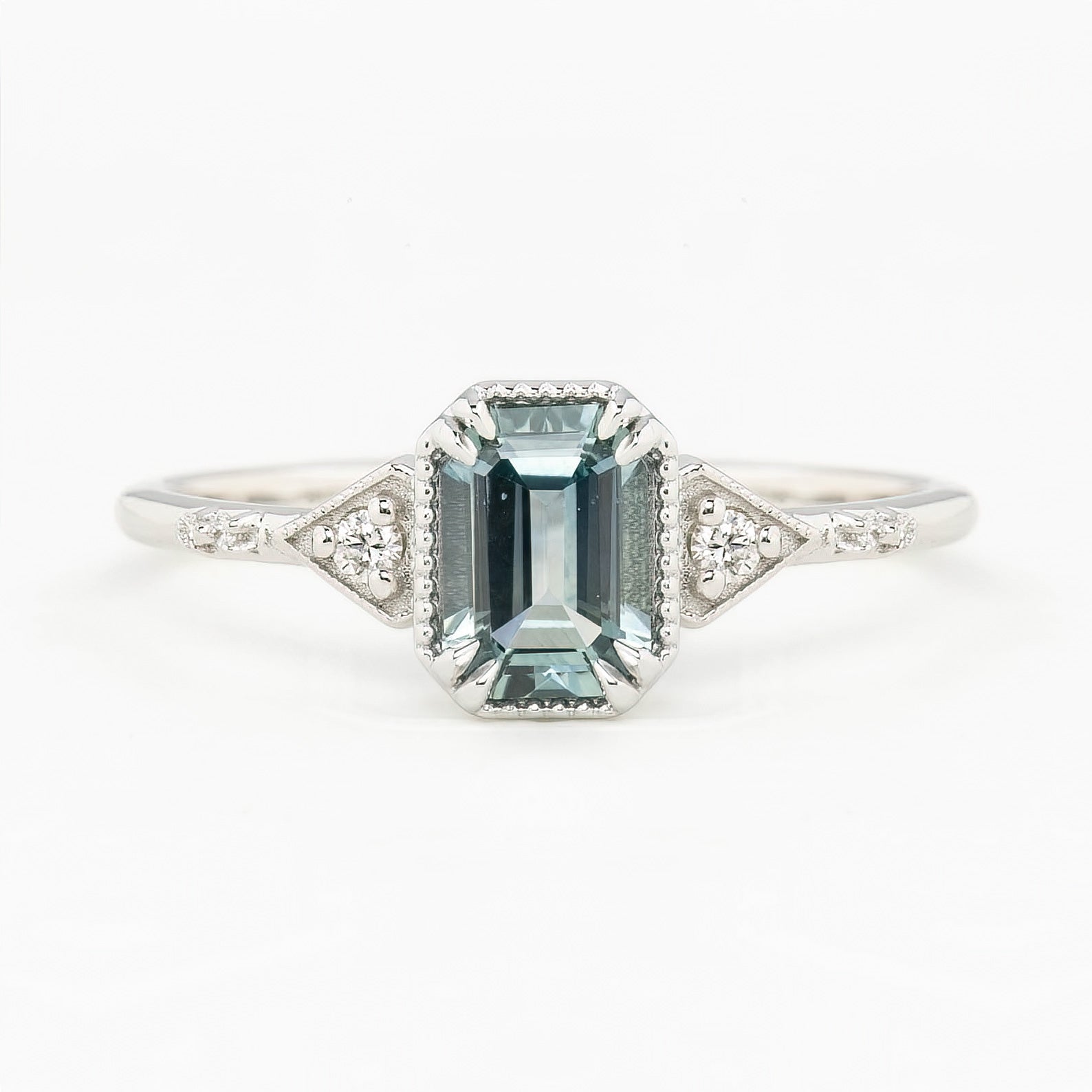 Agatha Ring, Blue Sapphire