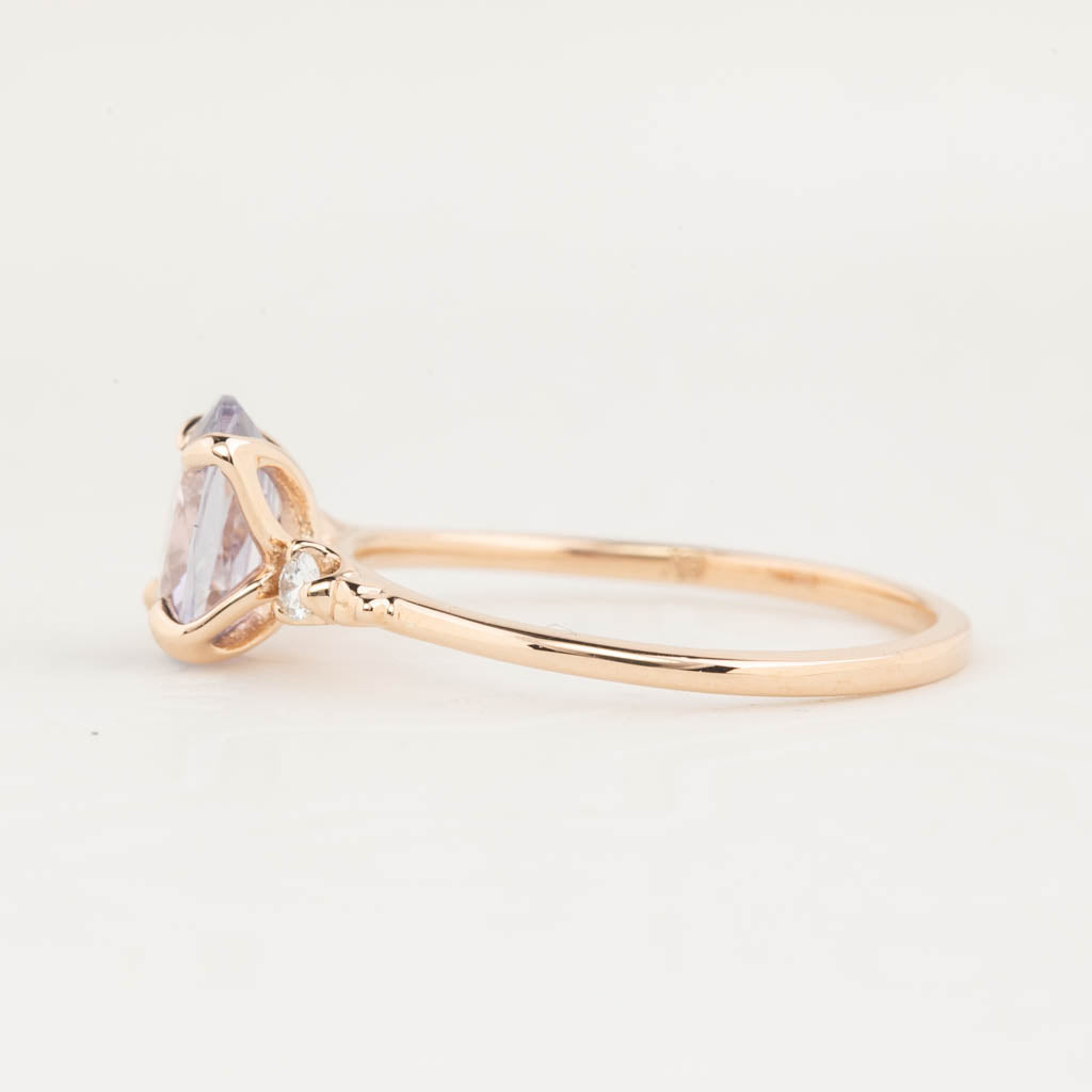 【一点物】エステルリング ・1.38ct・非加熱ラベンダーブルーサファイア・K14RG