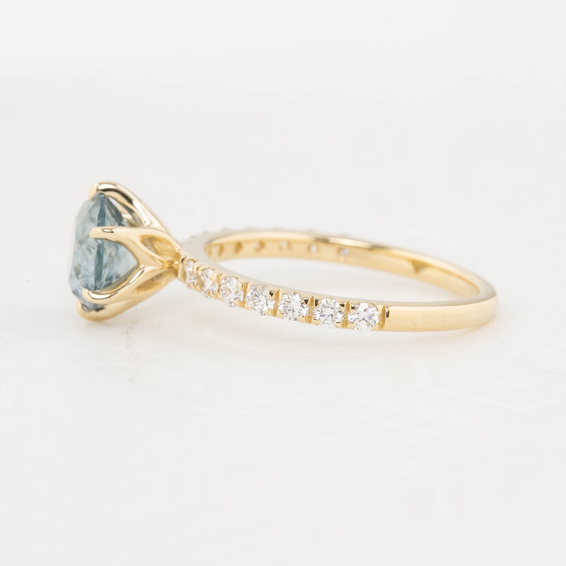 Maria Luxe Grand Ring, 2.06ct Montana Sapphire