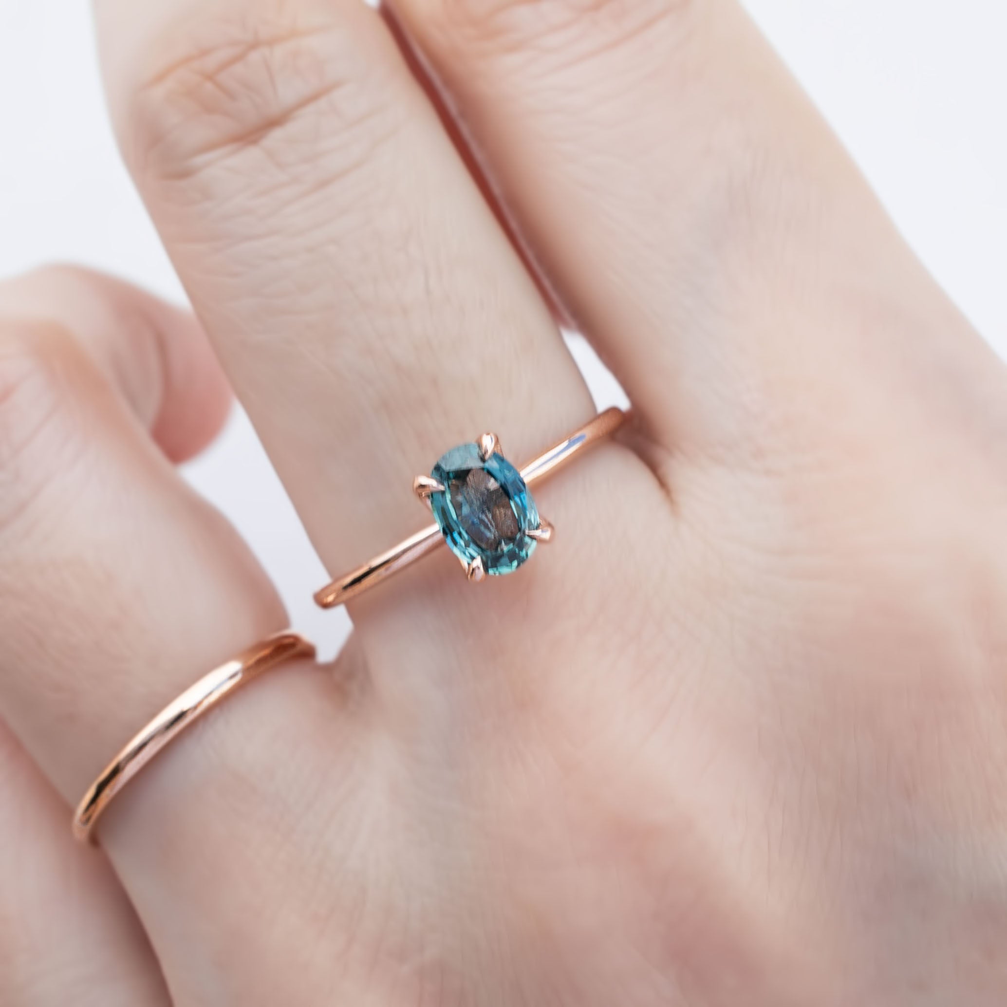 Sara Ring, 0.78ct Montana Sapphire, oval shape gemstone
