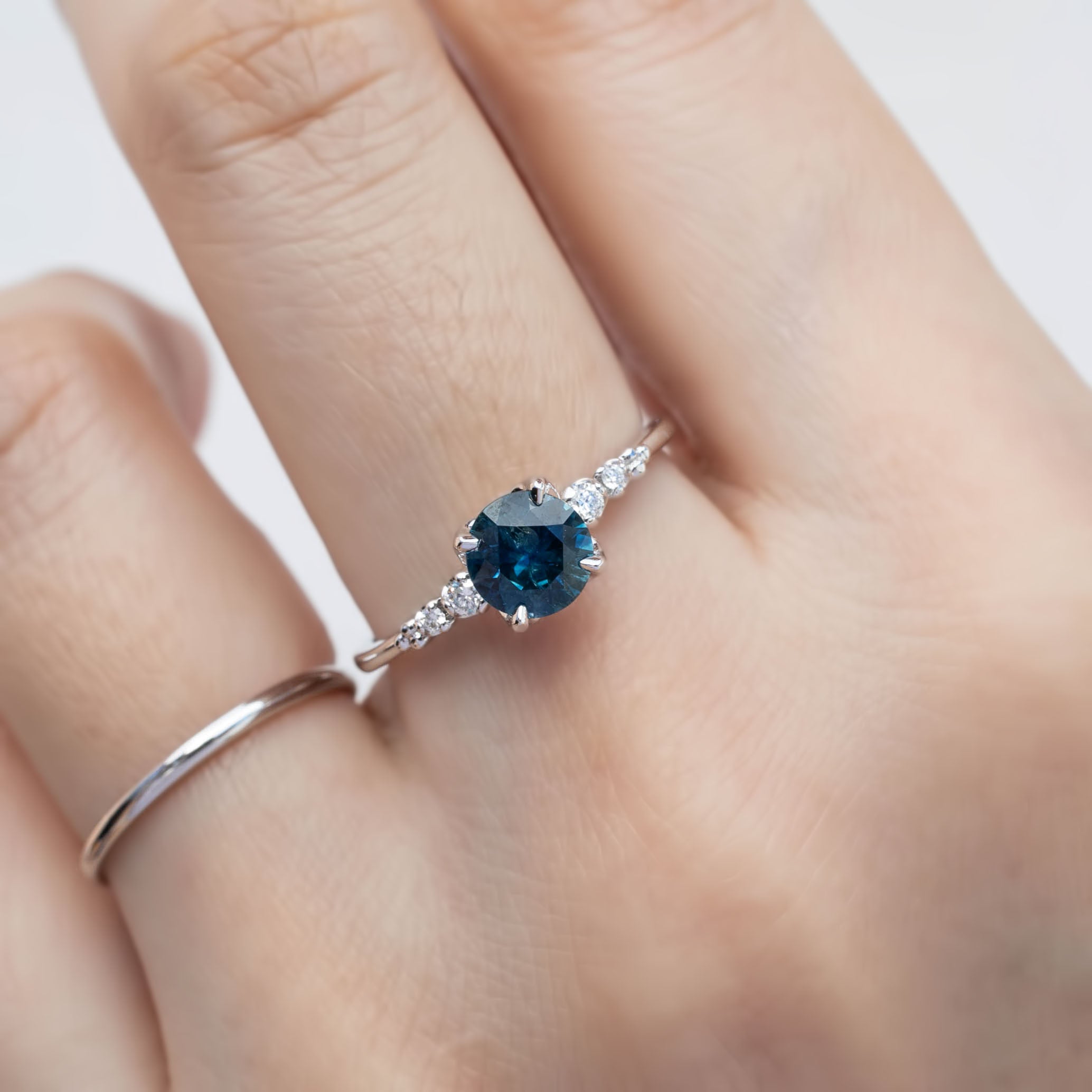 Estel Fleur Ring, 0.87ct Montana Sapphire