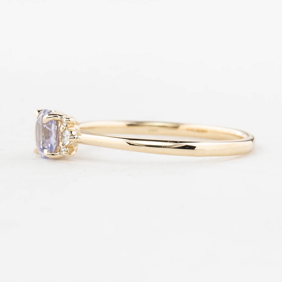Lena Ring, 0.50-0.60ct Umba Sapphire