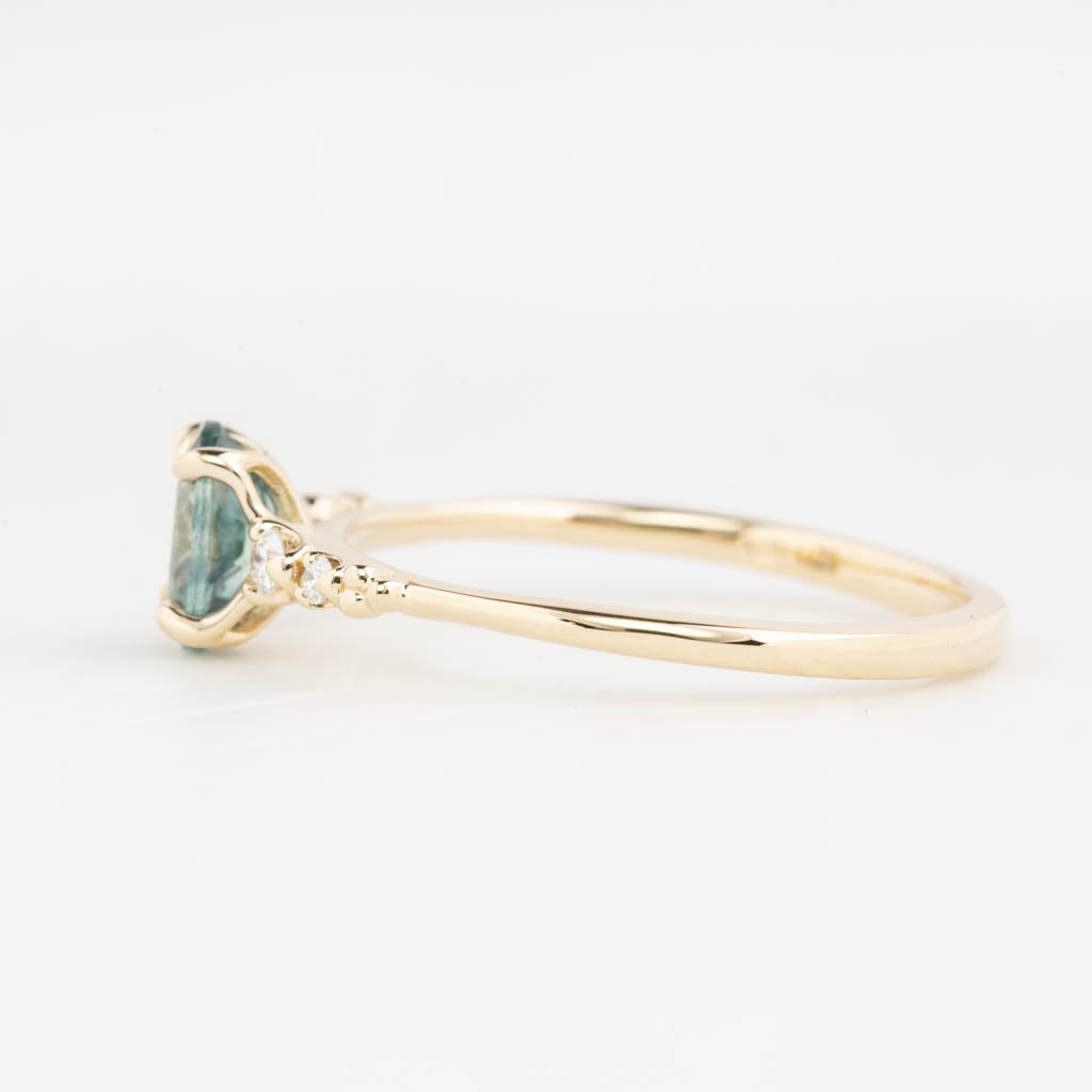 Estel Fleur Ring, 0.60 0.70ct Montana Sapphire, oval shape gemstone