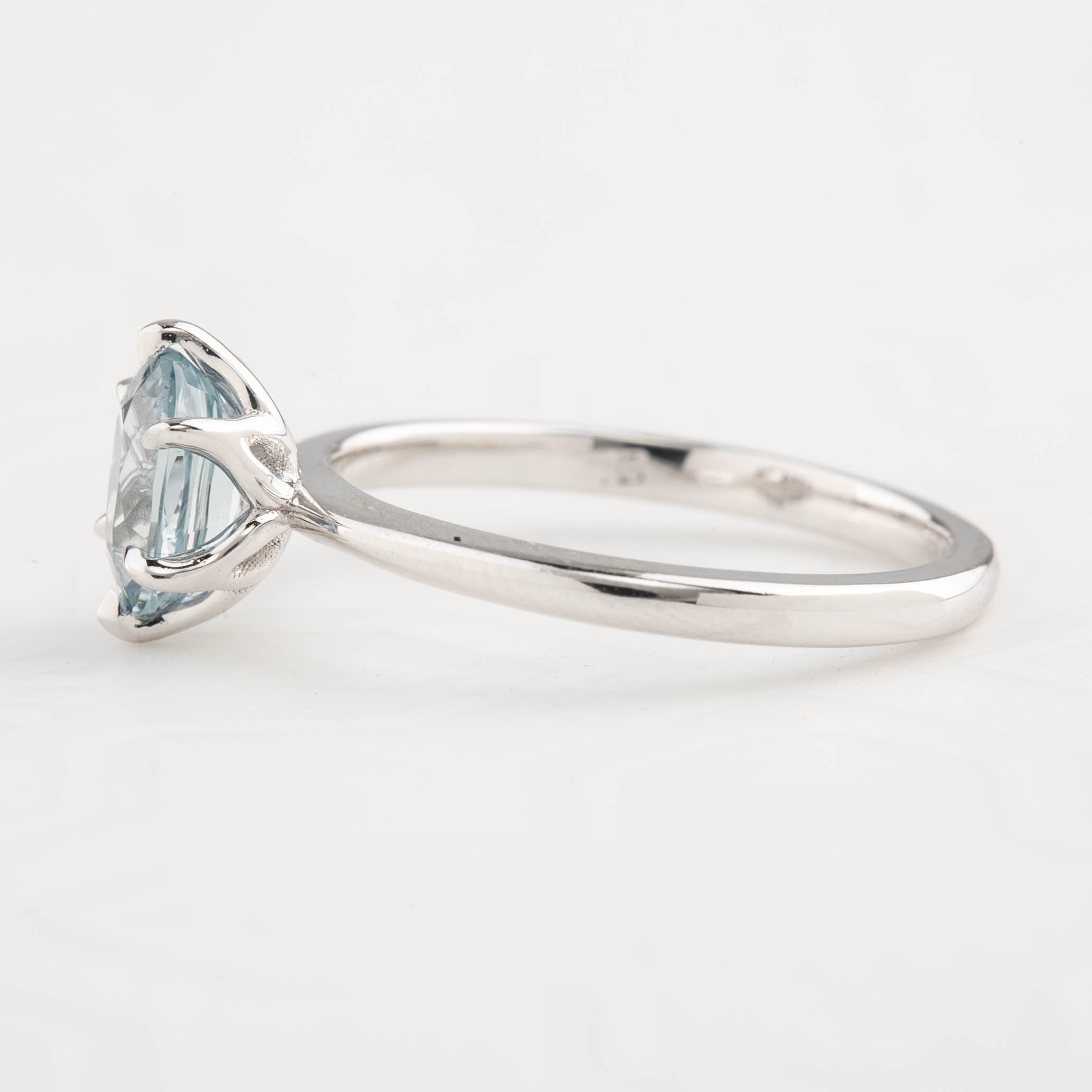 Floryn Ring, 1.37ct Unheated Sapphire, oval shape gemstone