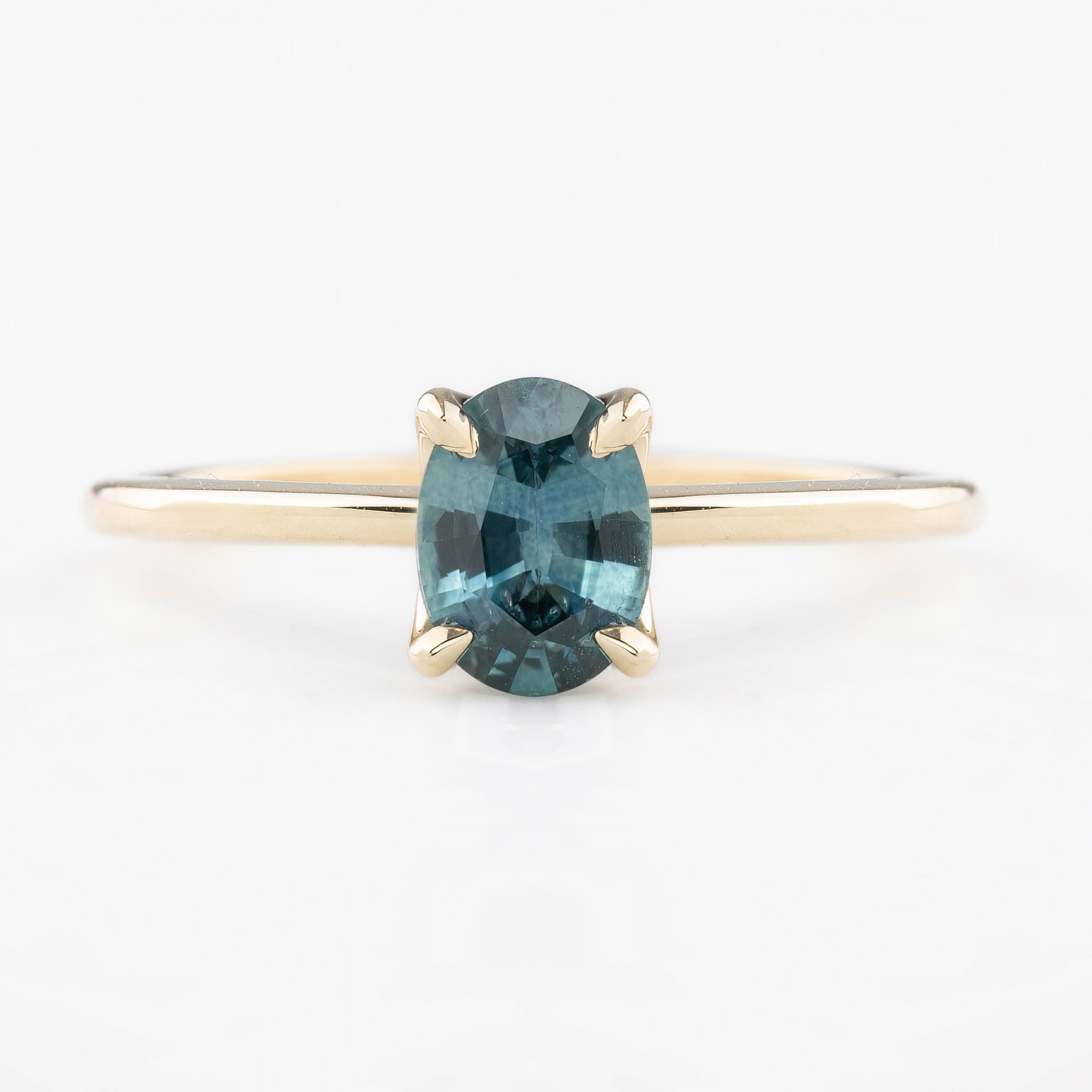 Sara Ring, 0.82ct Montana Sapphire, oval shape gemstone
