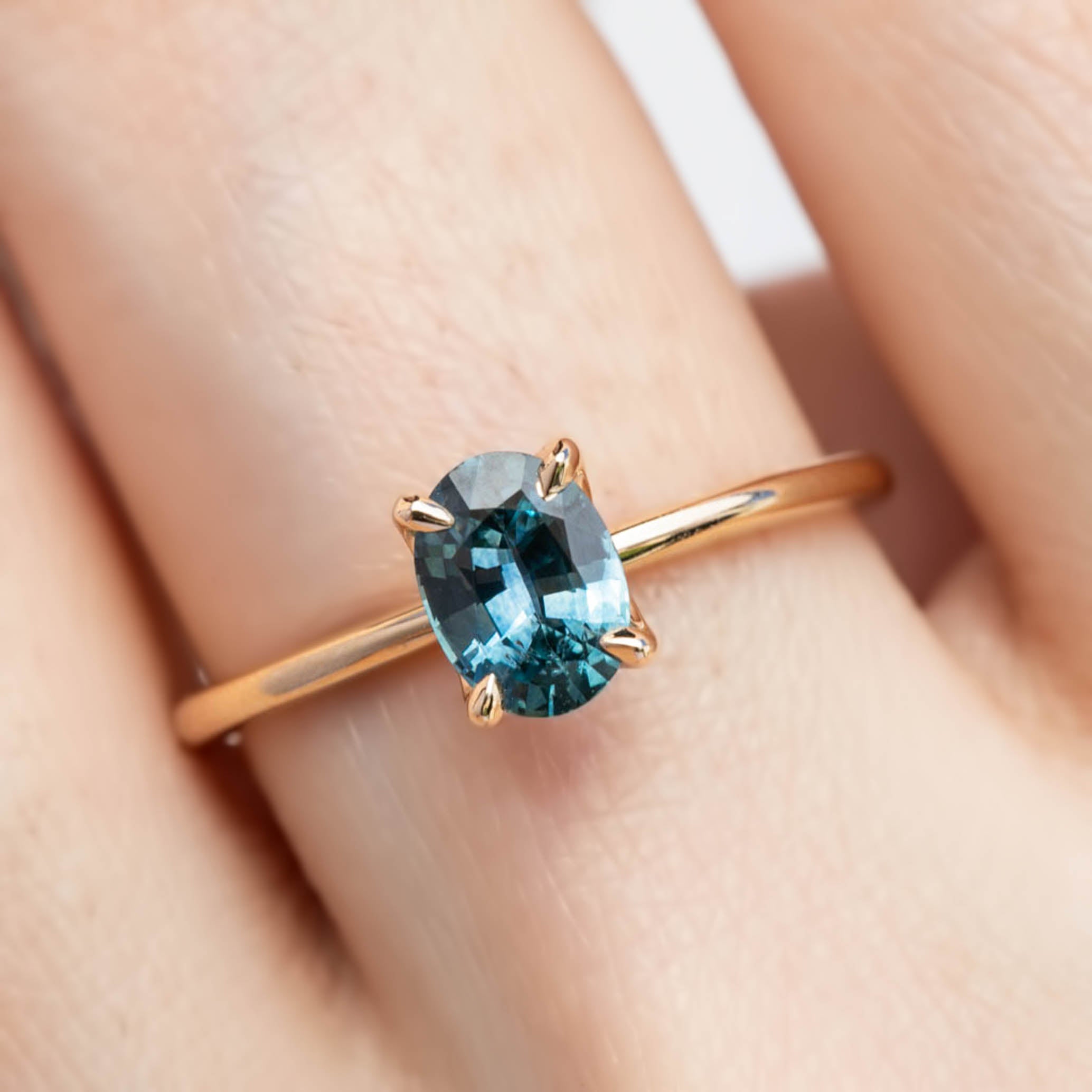 Sara Ring, 0.82ct Montana Sapphire, oval shape gemstone