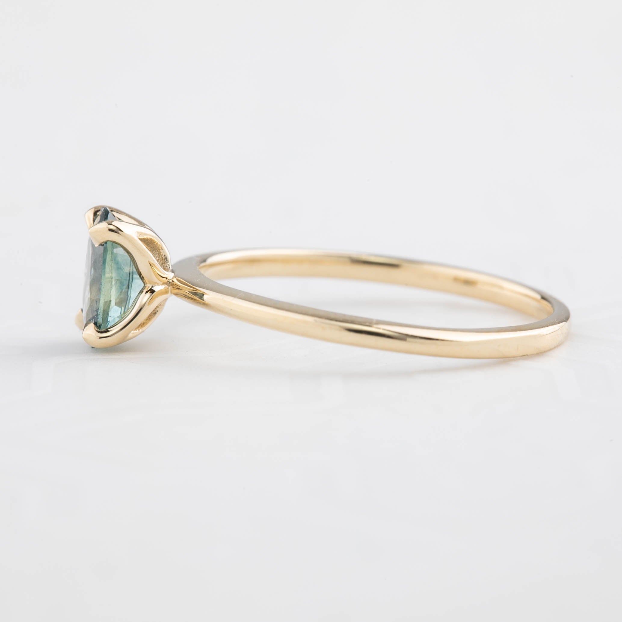 Sara Ring, 0.82ct Montana Sapphire, oval shape gemstone