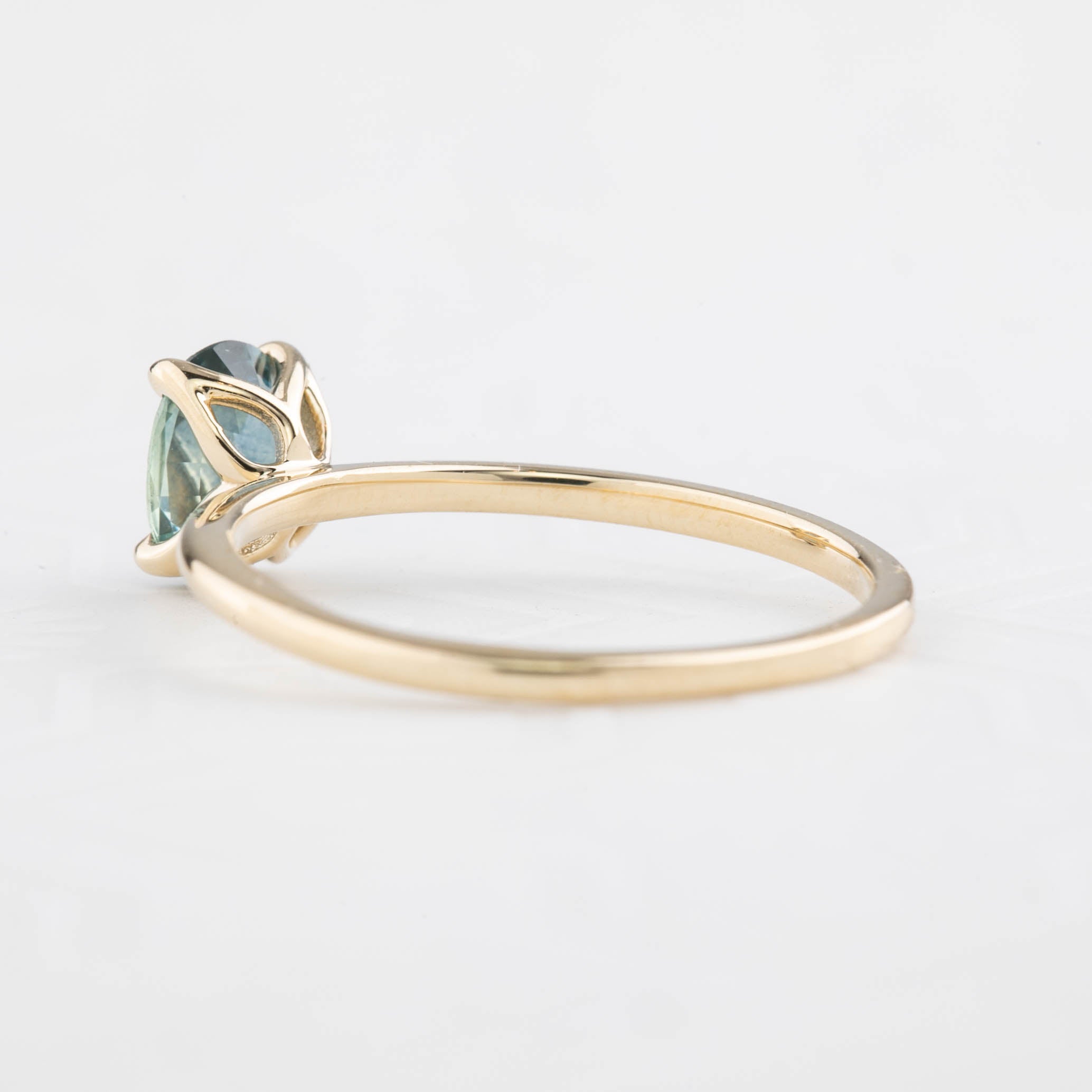 Sara Ring, 0.82ct Montana Sapphire, oval shape gemstone