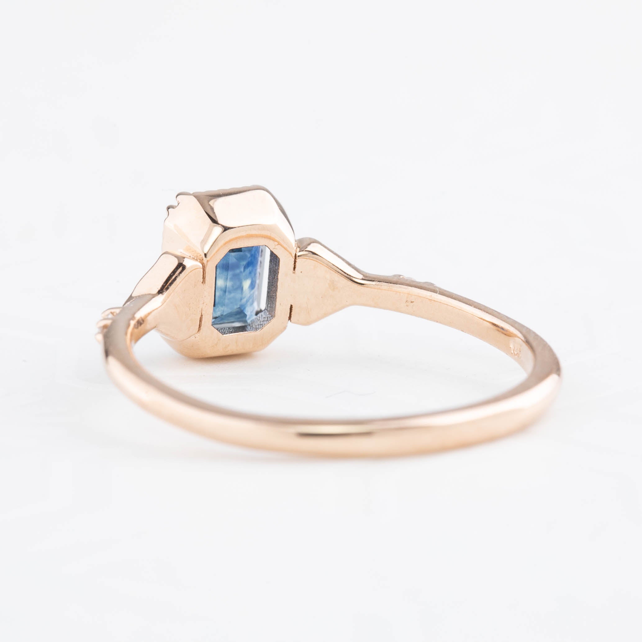 Agatha Ring, 1.11ct Emerald Montana Sapphire