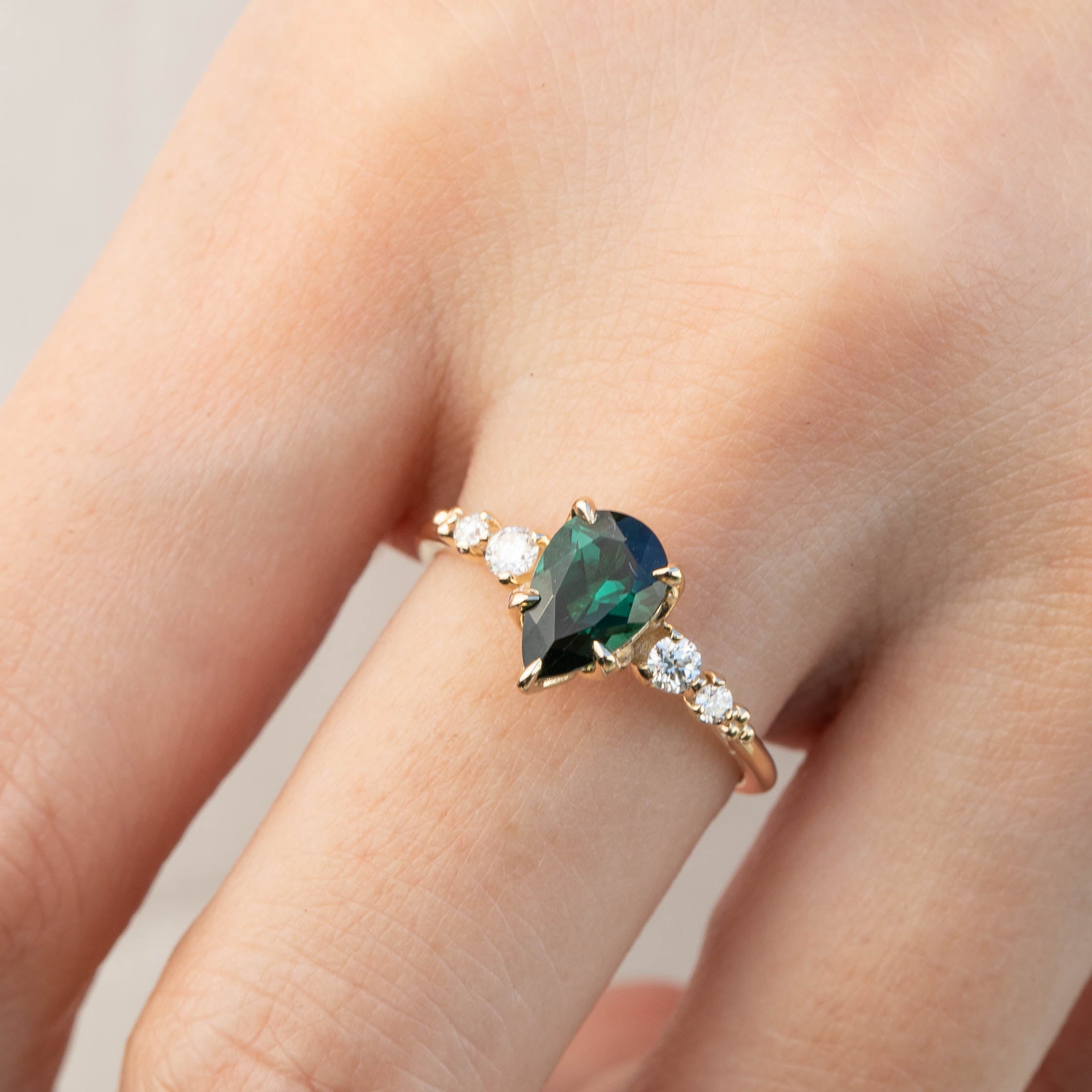 エステルラックスリング　1.25ct グリーントルマリン