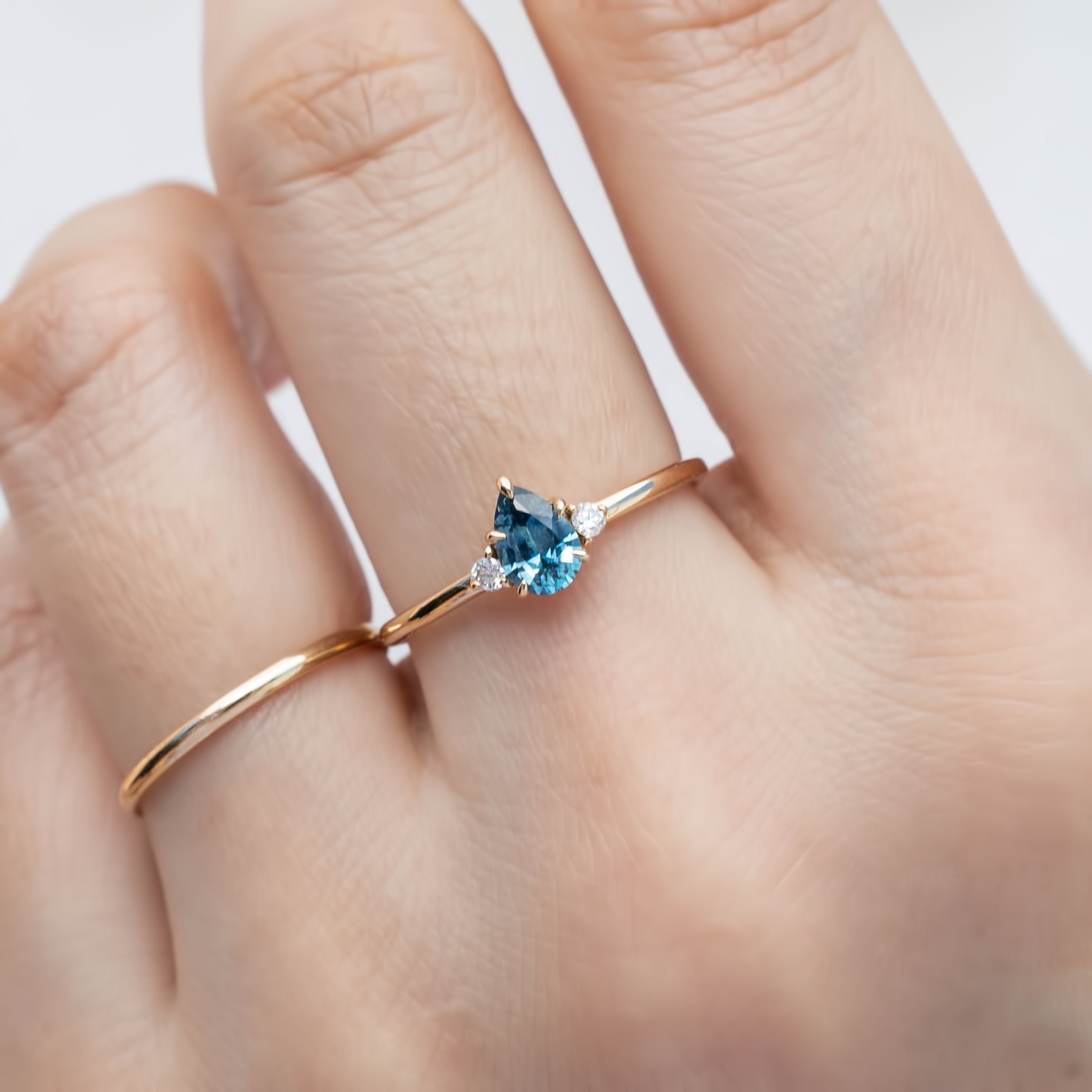 Emilie Ring 0.50ct Montana Sapphire