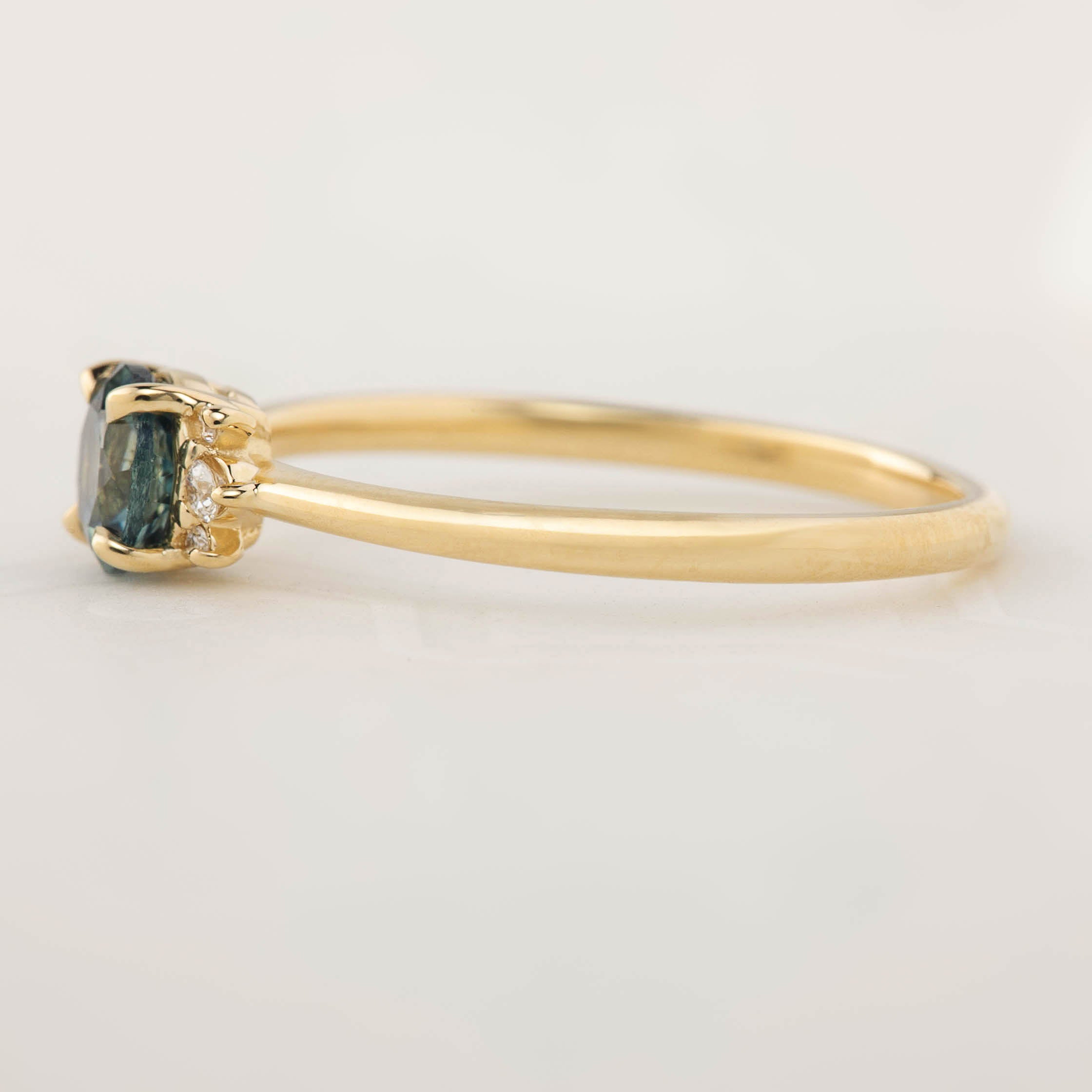 Lena Ring - 5mm 0.65ct Blue Montana Sapphire