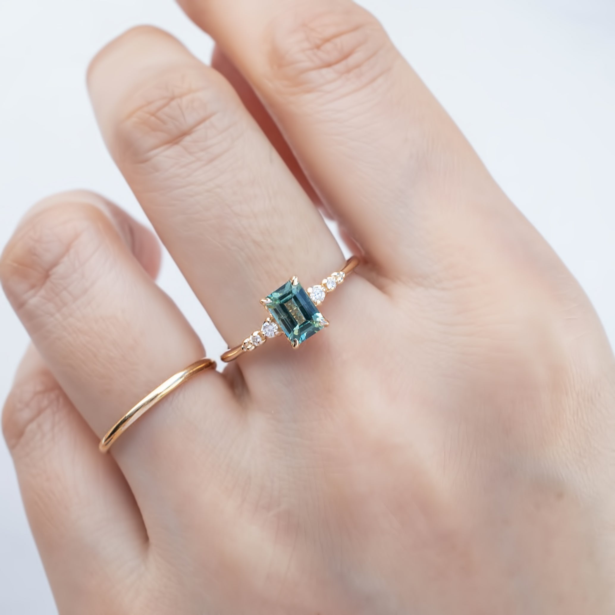 Estel Fleur Four Prongs Ring 0.67ct Light Green Montana Sapphire, 14K Yellow Gold (One of a kind)